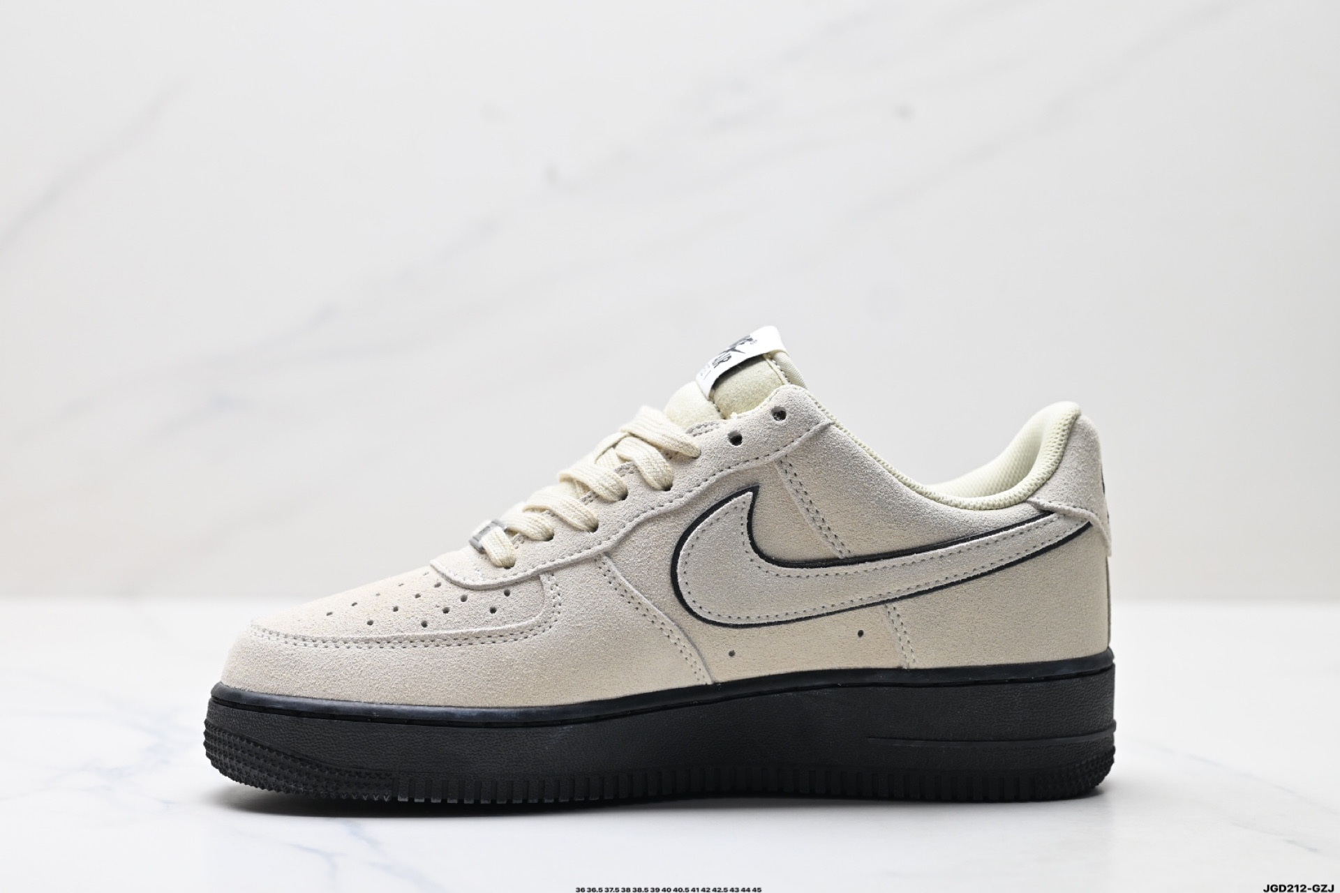 NIKE AIR FORCE 1‘07 LV8 HQ1966-200