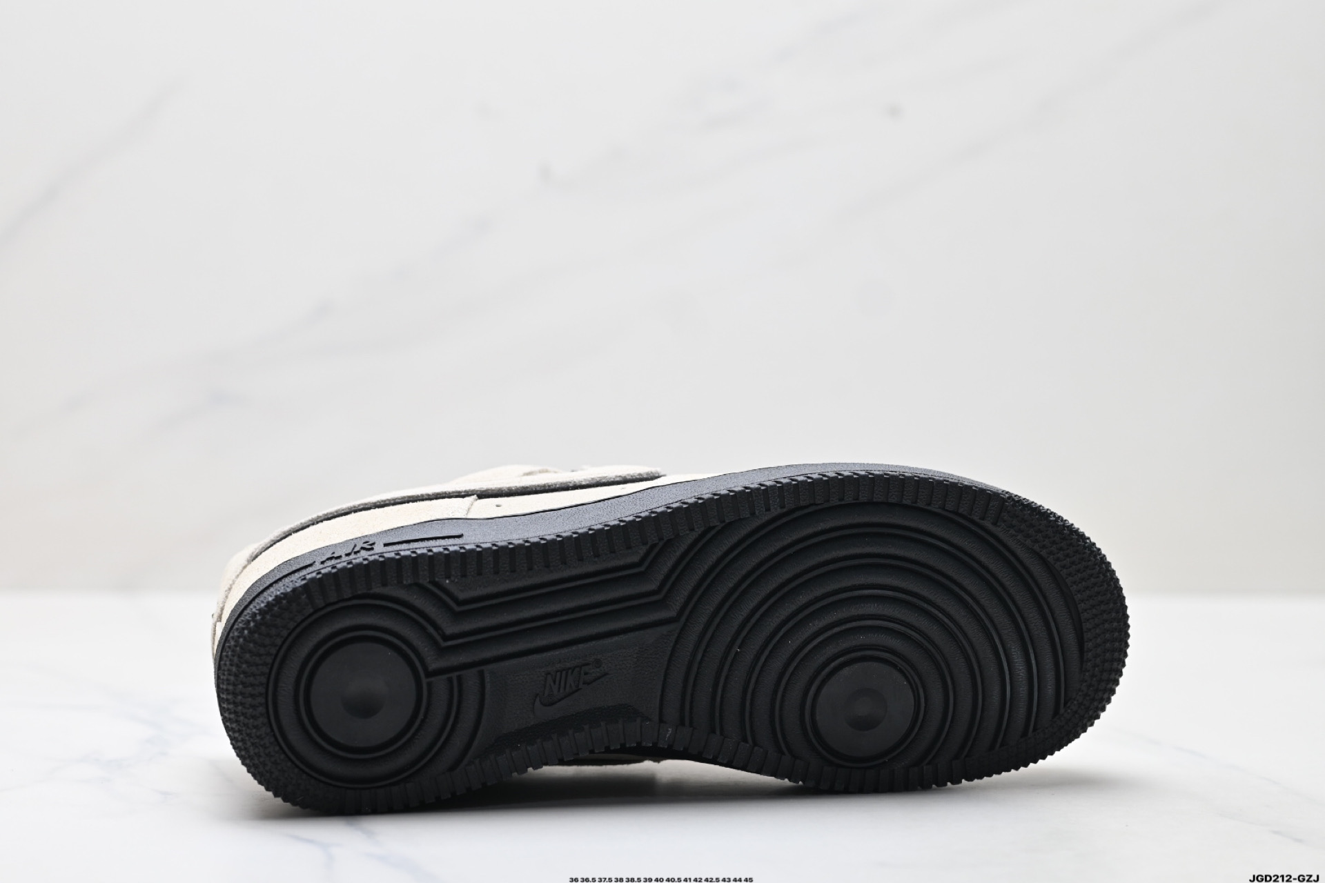 NIKE AIR FORCE 1‘07 LV8 HQ1966-200