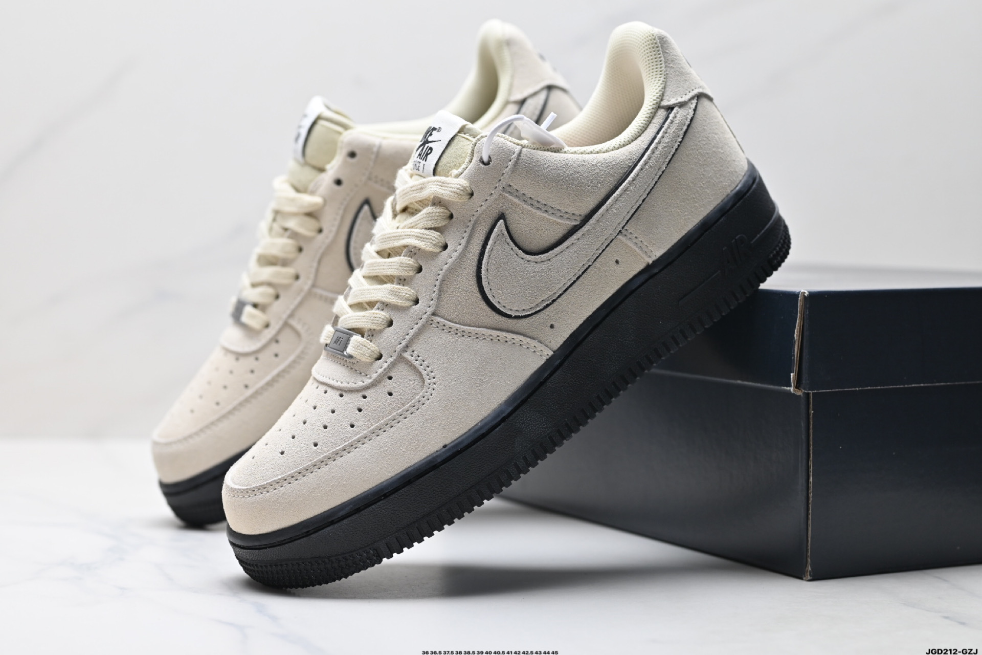 NIKE AIR FORCE 1‘07 LV8 HQ1966-200
