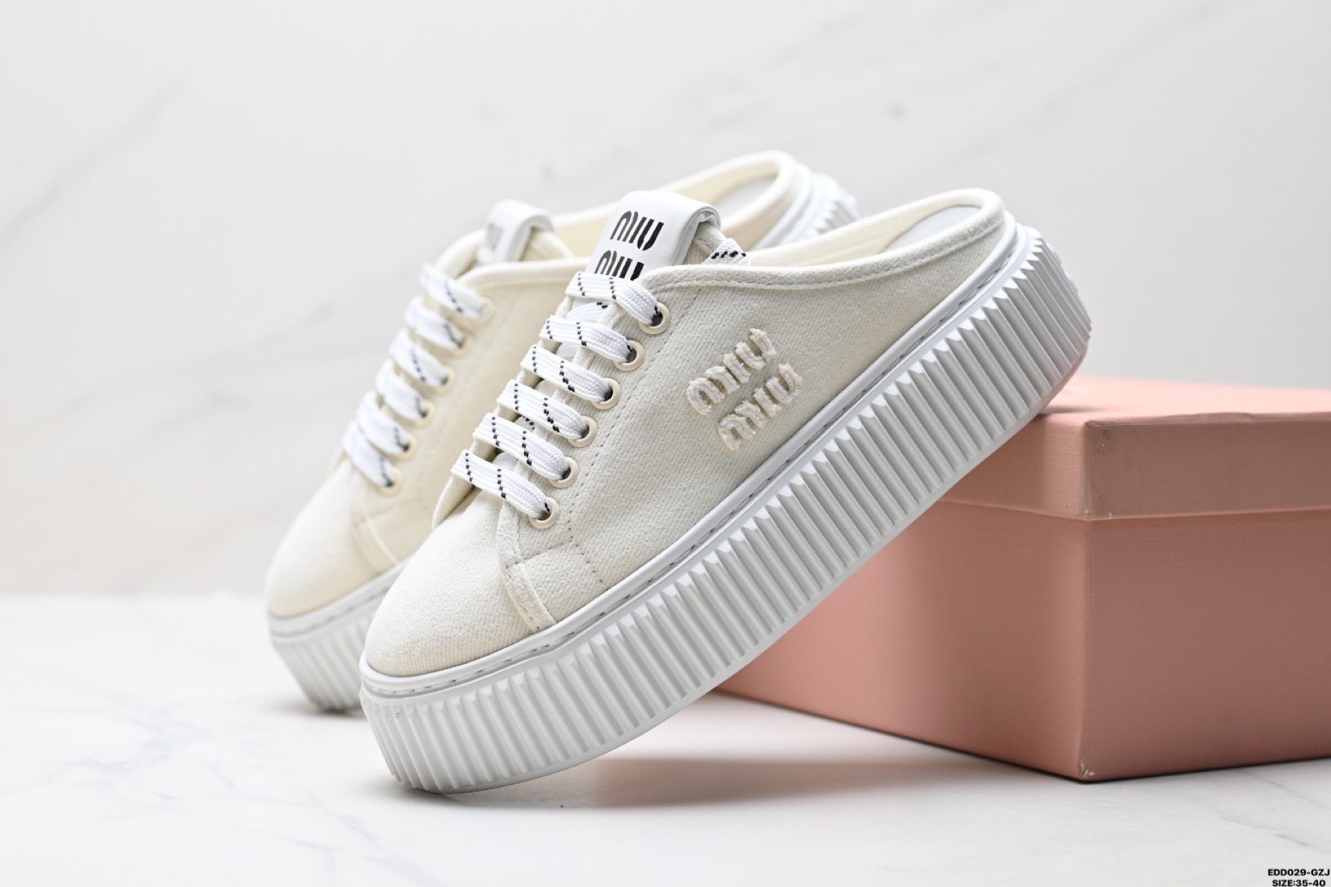 纯原MIU MIU缪缪 CALZATURE DONNA 圆头 帆布 丹宁牛仔运动鞋 防滑包头拖鞋 5F388F 3H02 F0009 5 99 F 005