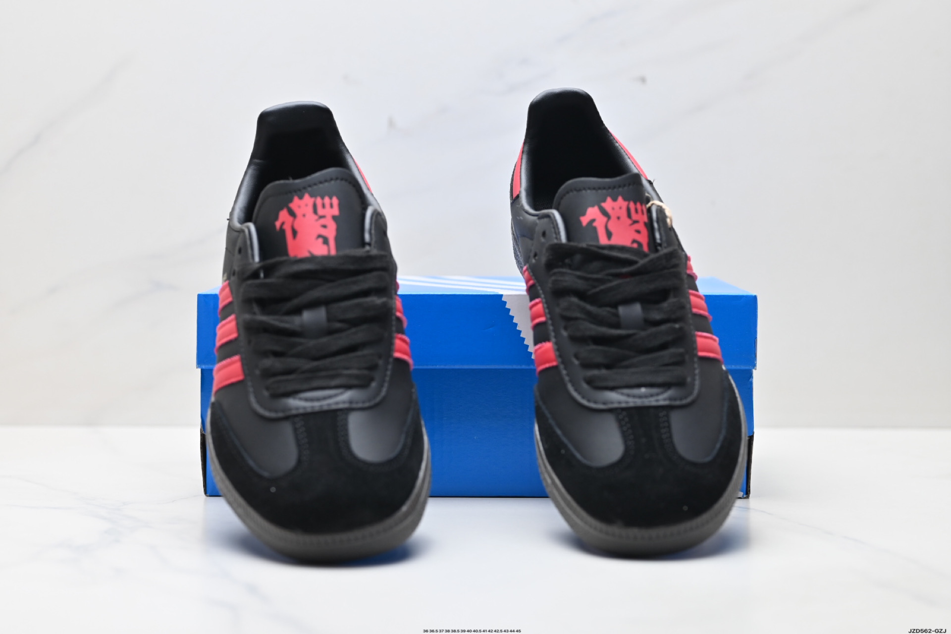 Adidas Originals Samba 桑巴舞系列阿迪达斯 三叶草 绅士德训足球风百搭低帮休闲运动板鞋 JQ4038