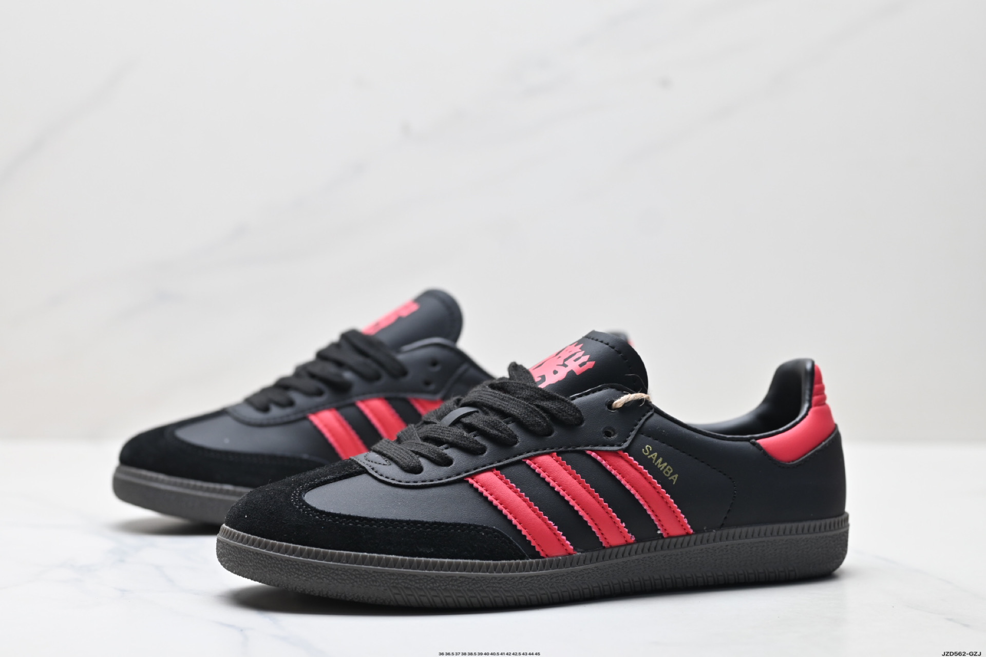 Adidas Originals Samba 桑巴舞系列阿迪达斯 三叶草 绅士德训足球风百搭低帮休闲运动板鞋 JQ4038