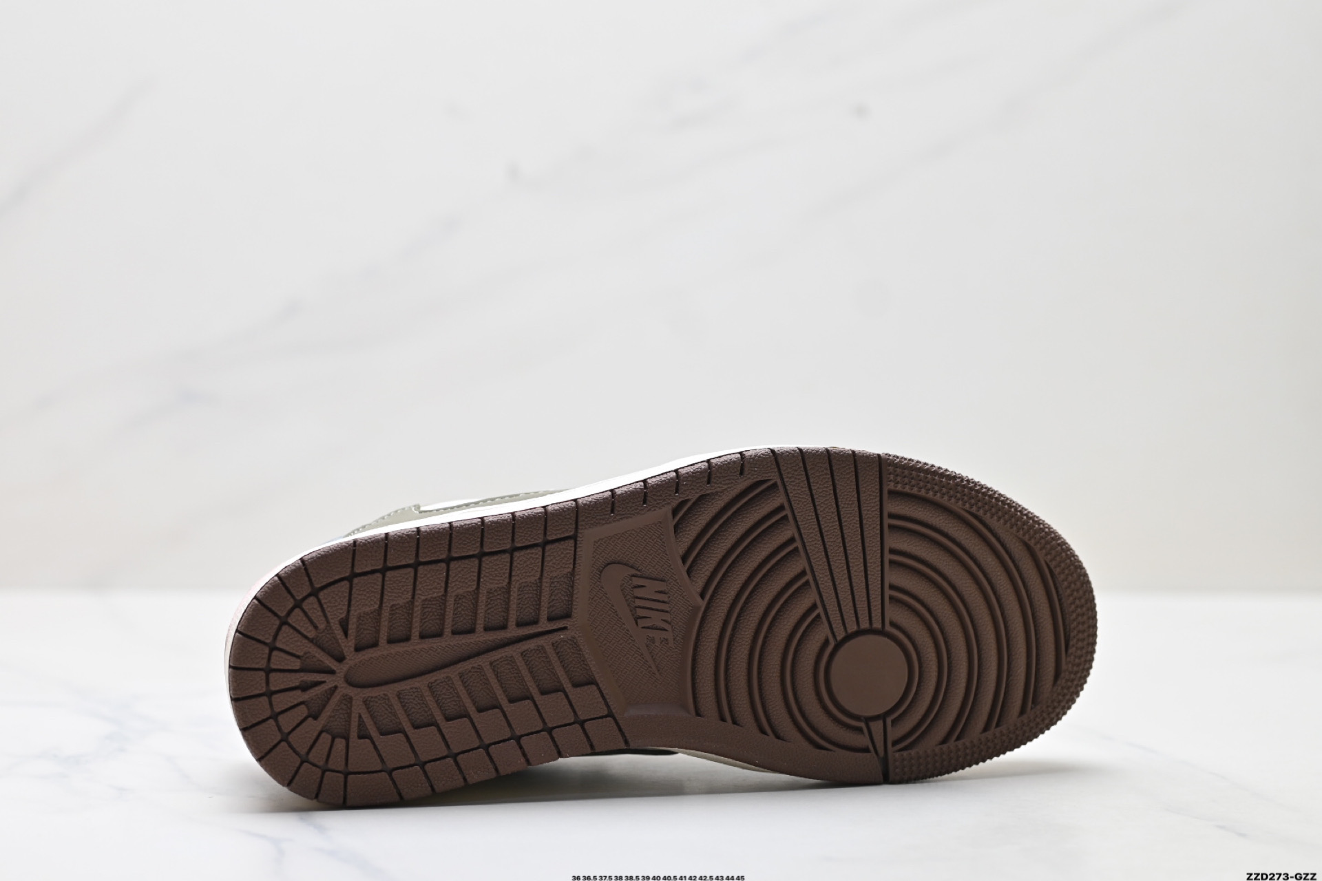 Nike Air Jordan 1 x Travis Scott AJ1倒勾 乔一倒钩 ‘DIY’定制 耐克 低帮文化篮球鞋 XD0798-303