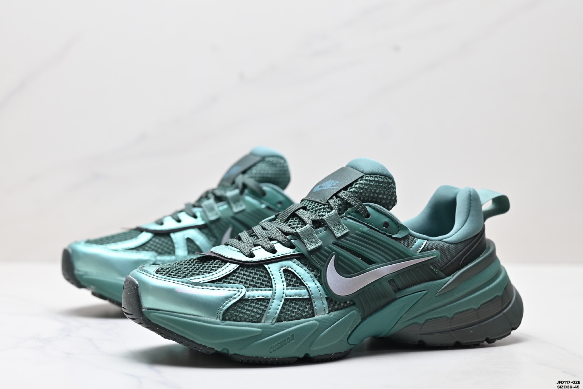 耐克NIKE V2K RUN跑步鞋复古风潮 网面透气运动鞋 灰银 HF5050-361