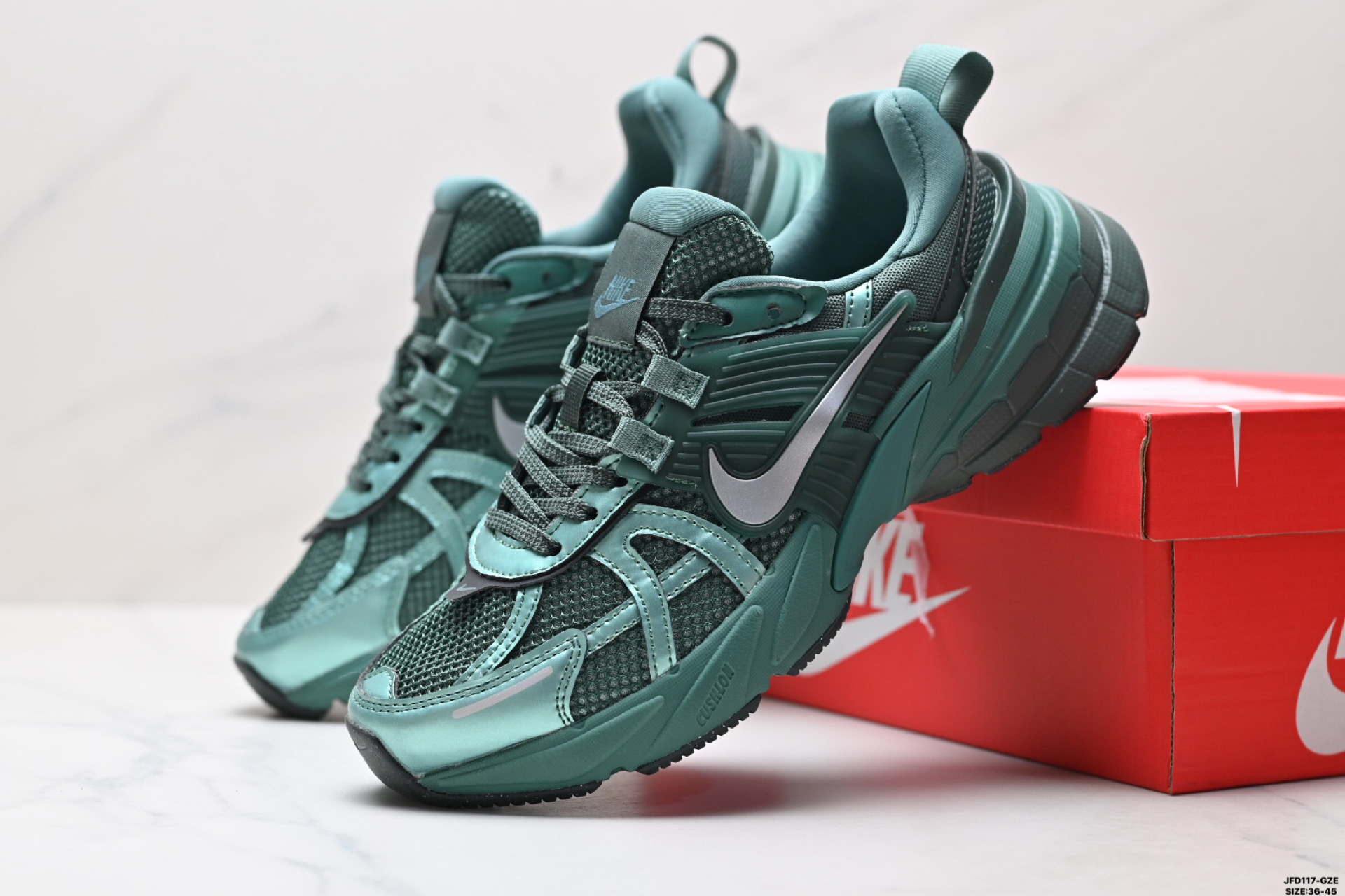 耐克NIKE V2K RUN跑步鞋复古风潮 网面透气运动鞋 灰银 HF5050-361