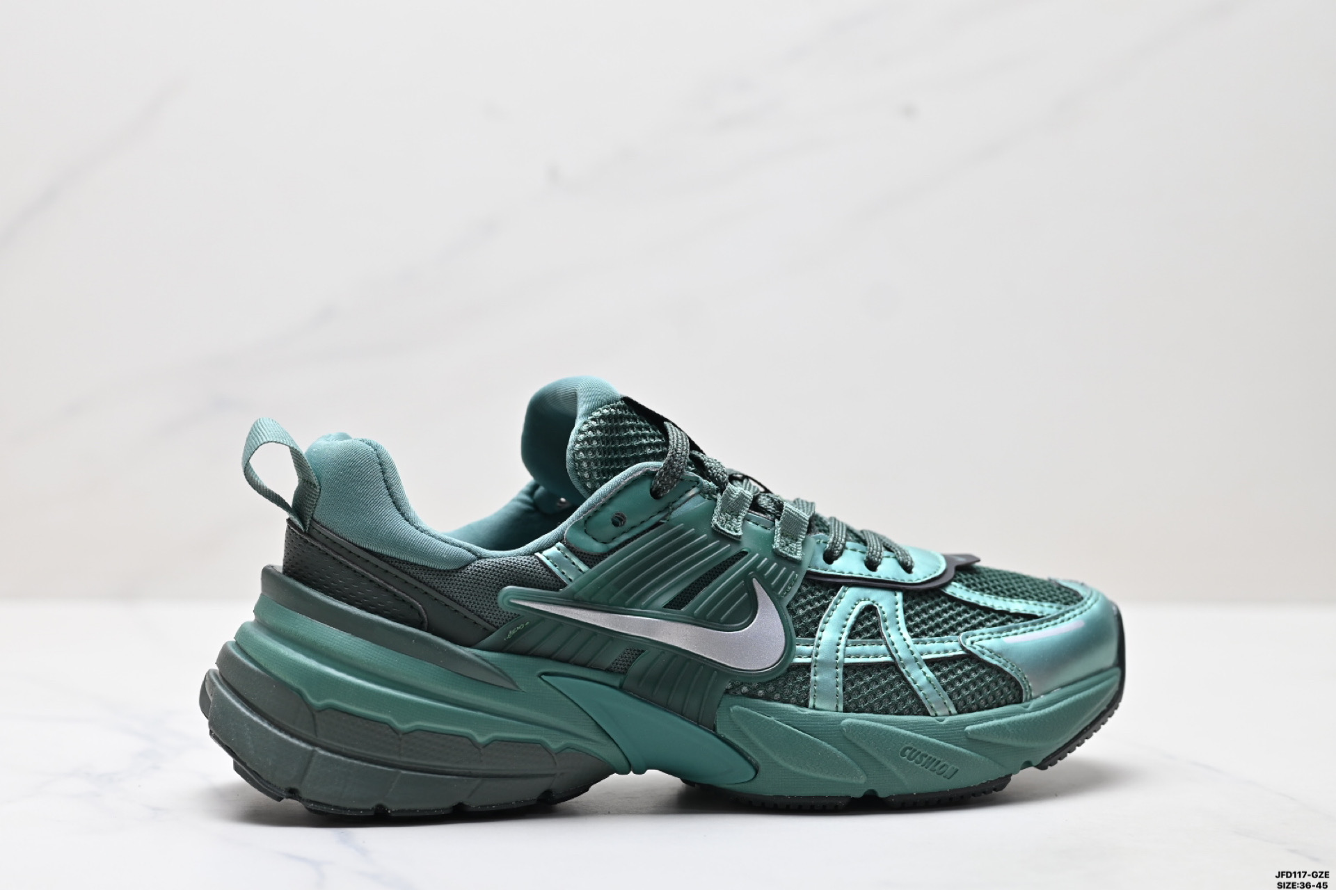 耐克NIKE V2K RUN跑步鞋复古风潮 网面透气运动鞋 灰银 HF5050-361