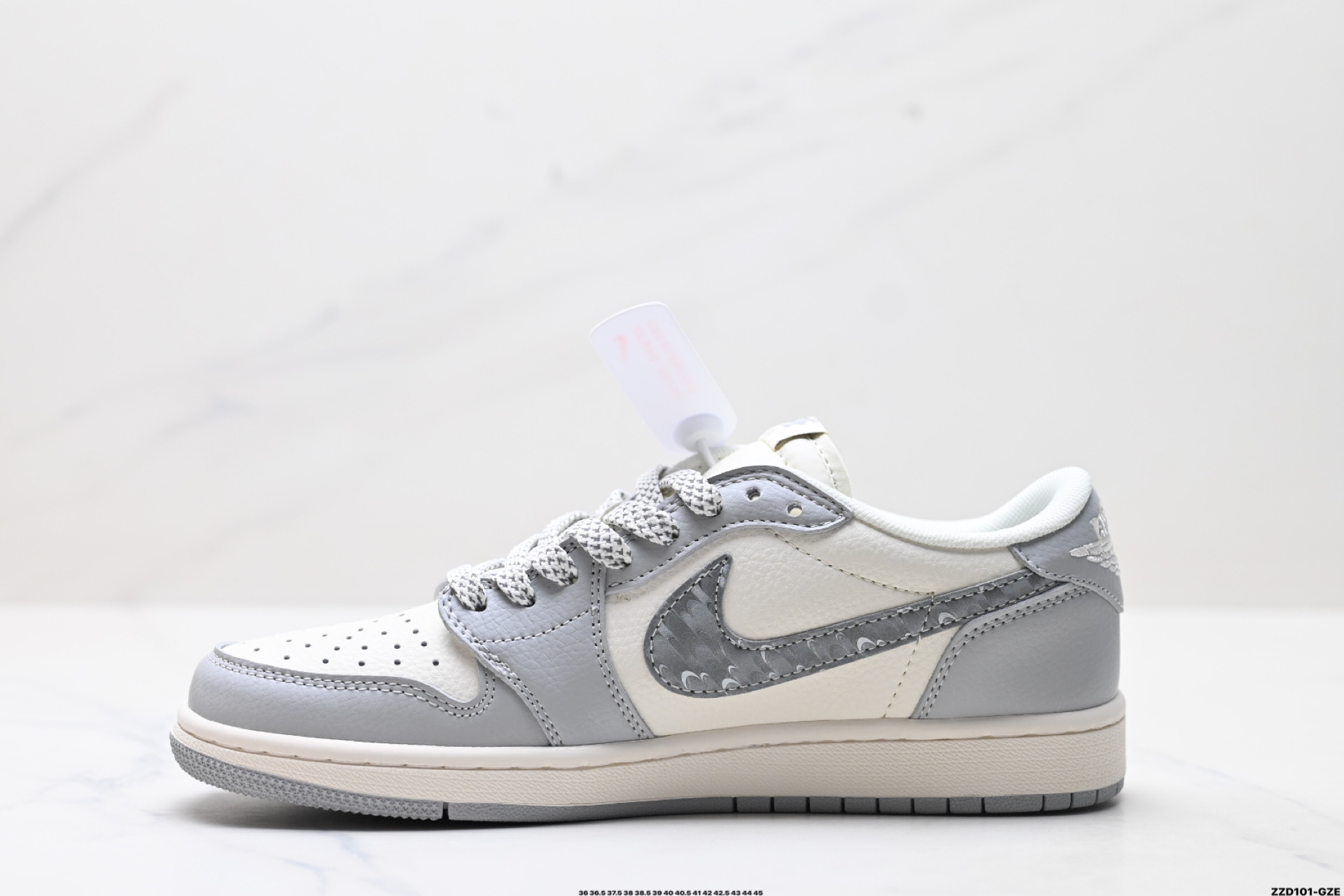 Nike Air Jordan 1 x Travis Scott AJ1倒勾 乔一倒钩 ‘DIY’定制 耐克 低帮文化篮球鞋 HS8068-021