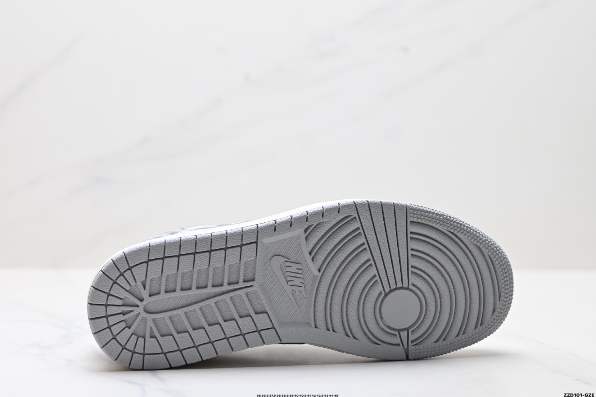 Nike Air Jordan 1 x Travis Scott AJ1倒勾 乔一倒钩 ‘DIY’定制 耐克 低帮文化篮球鞋 HS8068-021