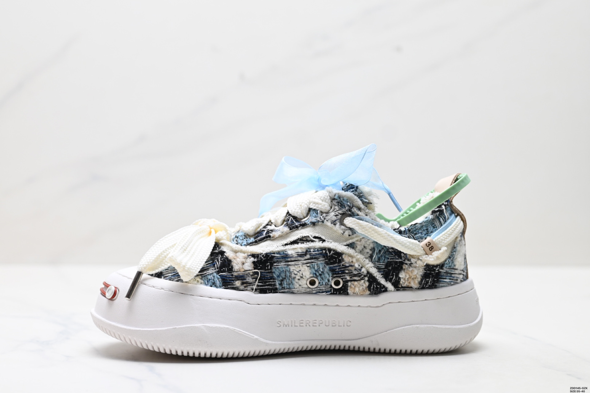 SMILEREPUBLIC Zapatillas de Lona con Plataforma y Diseño de Parche para Mujer 4 i1750694457572 6839 0 2