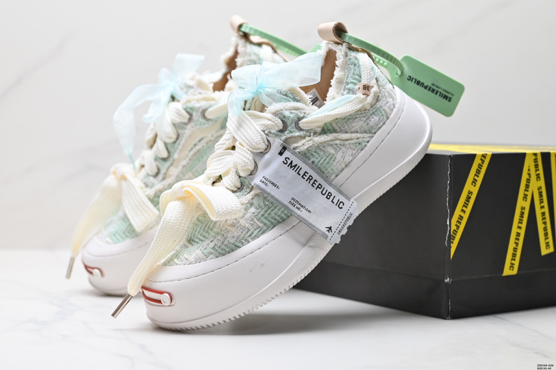 240 SMILEREPUBLIC 可替换开口笑厚底 潮流时尚运动 防滑耐磨 低帮 帆布鞋