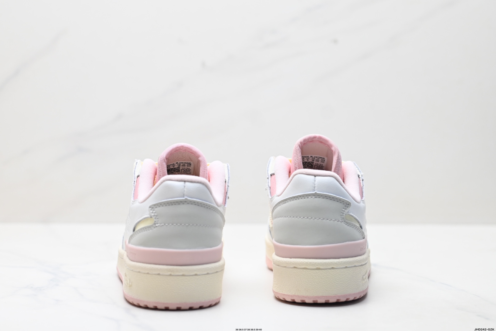 200 Adidas Forum LOW CL三叶草低邦 经典魔术贴复古板鞋 男女潮流头层皮休闲鞋 JR8032-Chinese UA Cheap High Quatity Brand Clothes Bags handbags Sneakers wholesale wholesaler seller from China Factory suppliers Fashion Clothing Shoes best Quality Beautiful Price 200 Adidas Forum LOW CL三叶草低邦 经典魔术贴复古板鞋 男女潮流头层皮休闲鞋 JR8032