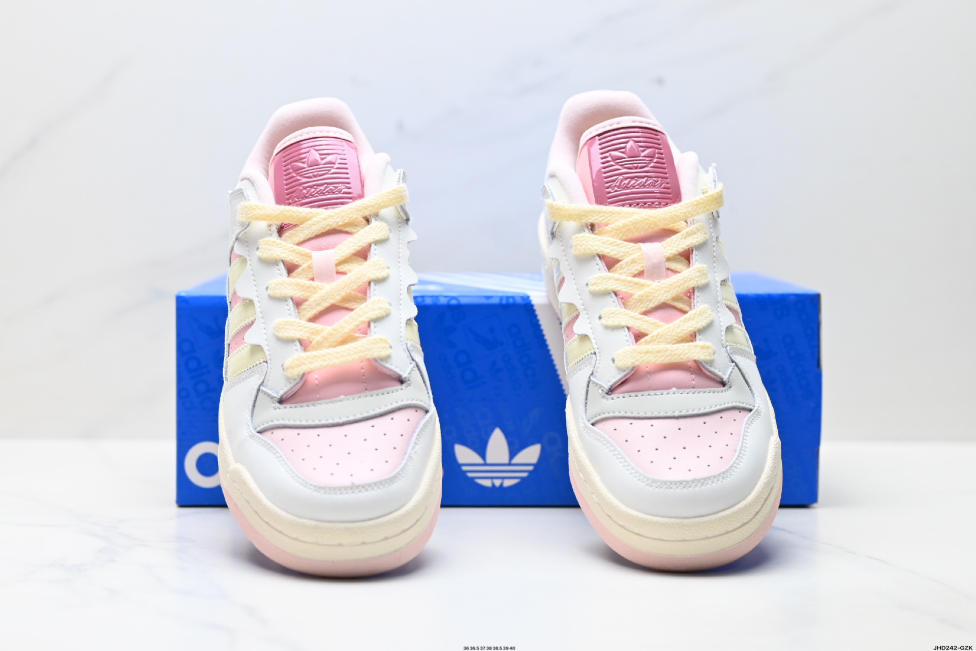 200 Adidas Forum LOW CL三叶草低邦 经典魔术贴复古板鞋 男女潮流头层皮休闲鞋 JR8032-Chinese UA Cheap High Quatity Brand Clothes Bags handbags Sneakers wholesale wholesaler seller from China Factory suppliers Fashion Clothing Shoes best Quality Beautiful Price 200 Adidas Forum LOW CL三叶草低邦 经典魔术贴复古板鞋 男女潮流头层皮休闲鞋 JR8032