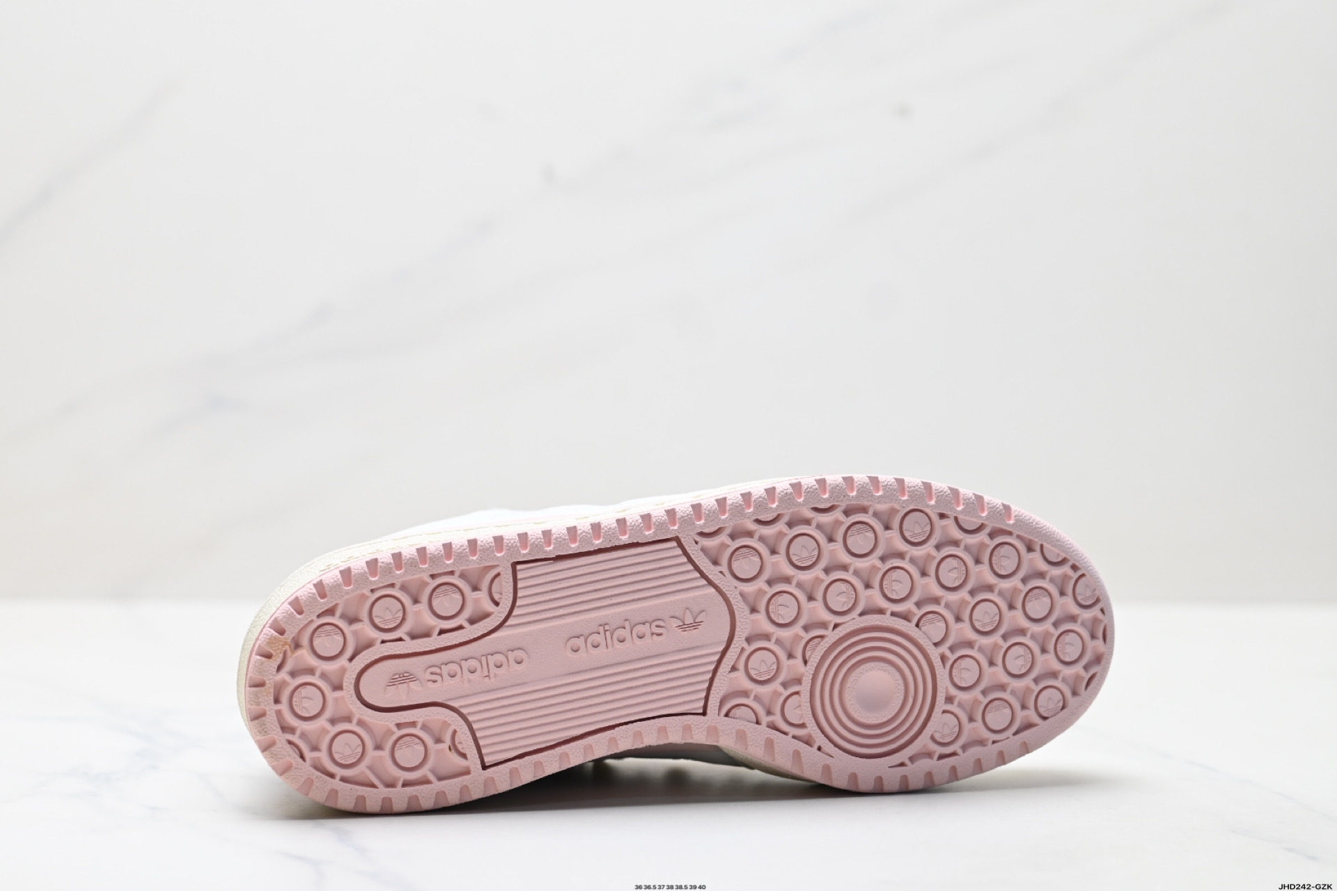 200 Adidas Forum LOW CL三叶草低邦 经典魔术贴复古板鞋 男女潮流头层皮休闲鞋 JR8032-Chinese UA Cheap High Quatity Brand Clothes Bags handbags Sneakers wholesale wholesaler seller from China Factory suppliers Fashion Clothing Shoes best Quality Beautiful Price 200 Adidas Forum LOW CL三叶草低邦 经典魔术贴复古板鞋 男女潮流头层皮休闲鞋 JR8032