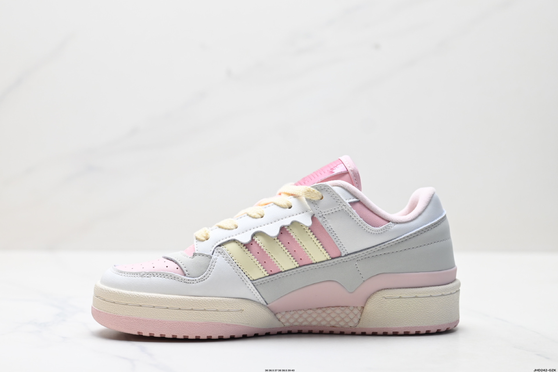 200 Adidas Forum LOW CL三叶草低邦 经典魔术贴复古板鞋 男女潮流头层皮休闲鞋 JR8032-Chinese UA Cheap High Quatity Brand Clothes Bags handbags Sneakers wholesale wholesaler seller from China Factory suppliers Fashion Clothing Shoes best Quality Beautiful Price 200 Adidas Forum LOW CL三叶草低邦 经典魔术贴复古板鞋 男女潮流头层皮休闲鞋 JR8032