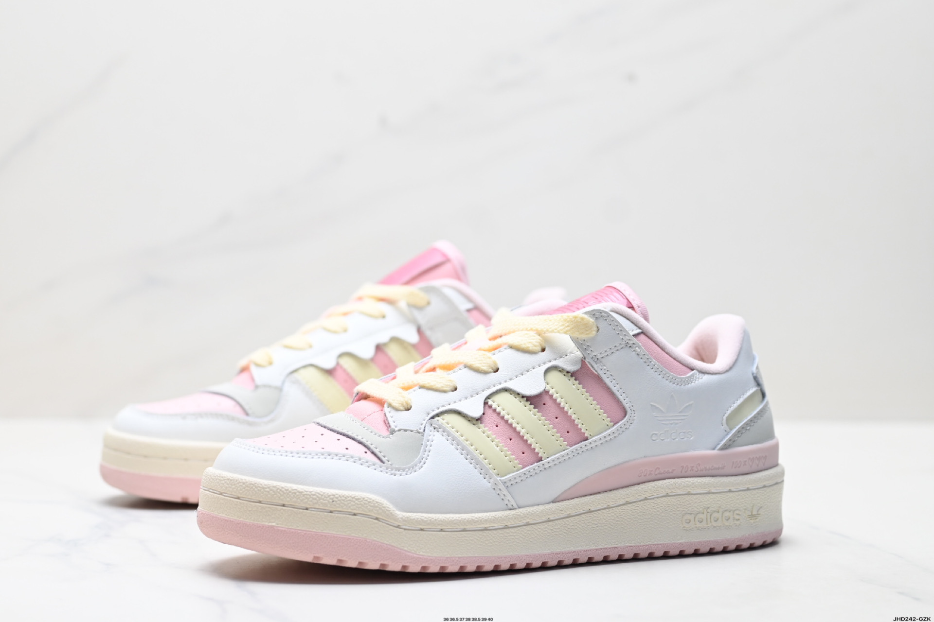 200 Adidas Forum LOW CL三叶草低邦 经典魔术贴复古板鞋 男女潮流头层皮休闲鞋 JR8032-Chinese UA Cheap High Quatity Brand Clothes Bags handbags Sneakers wholesale wholesaler seller from China Factory suppliers Fashion Clothing Shoes best Quality Beautiful Price 200 Adidas Forum LOW CL三叶草低邦 经典魔术贴复古板鞋 男女潮流头层皮休闲鞋 JR8032