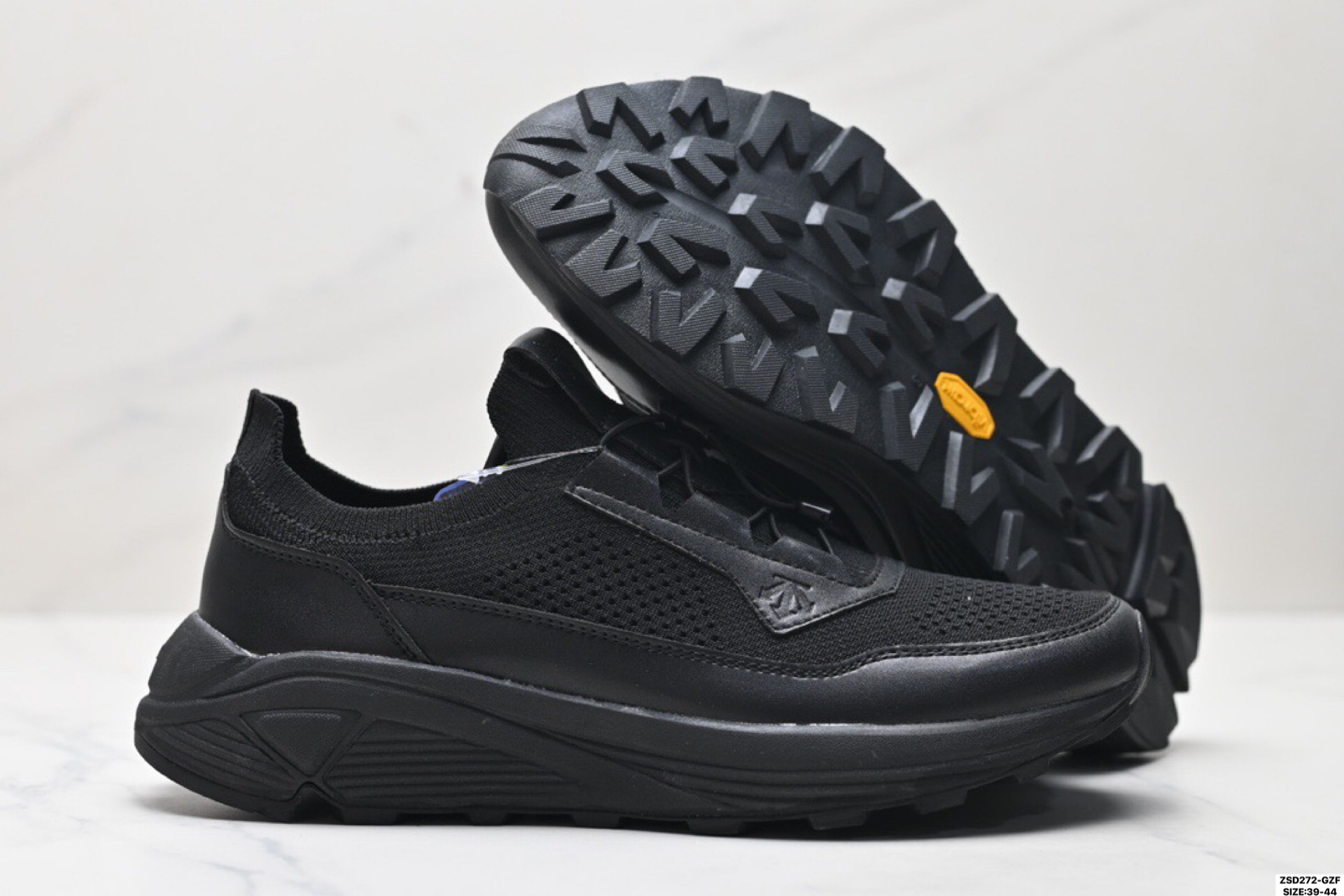 💰320
纯原✅迪桑特 DESCENTE EASE AIR WIREBOA 简约舒适减震回弹 低帮网面透气鞋 
DST佛山大厂出品 99%还原度
独立私模开发 只为真正还原Zp
私人定制原版鞋面 舒适透气更好定型
城市通勤/运动健身/轻户外徒步
黑色系潮鞋还有机能风的设计感
原版开发大底 脚感特别轻盈
Boa旋钮式鞋带 穿脱都很方便
官方货号:D5231RRN22-BK
size:39-44
ID:ZSD272-GZF