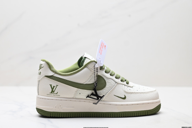 Nike Air Force 1 '07 Louis Vuitton - שילוב אופנתי ונוחות מושלמת 1 Nike Air Force 1 ’07 Louis Vuitton – שילוב אופנתי ונוחות מושלמת