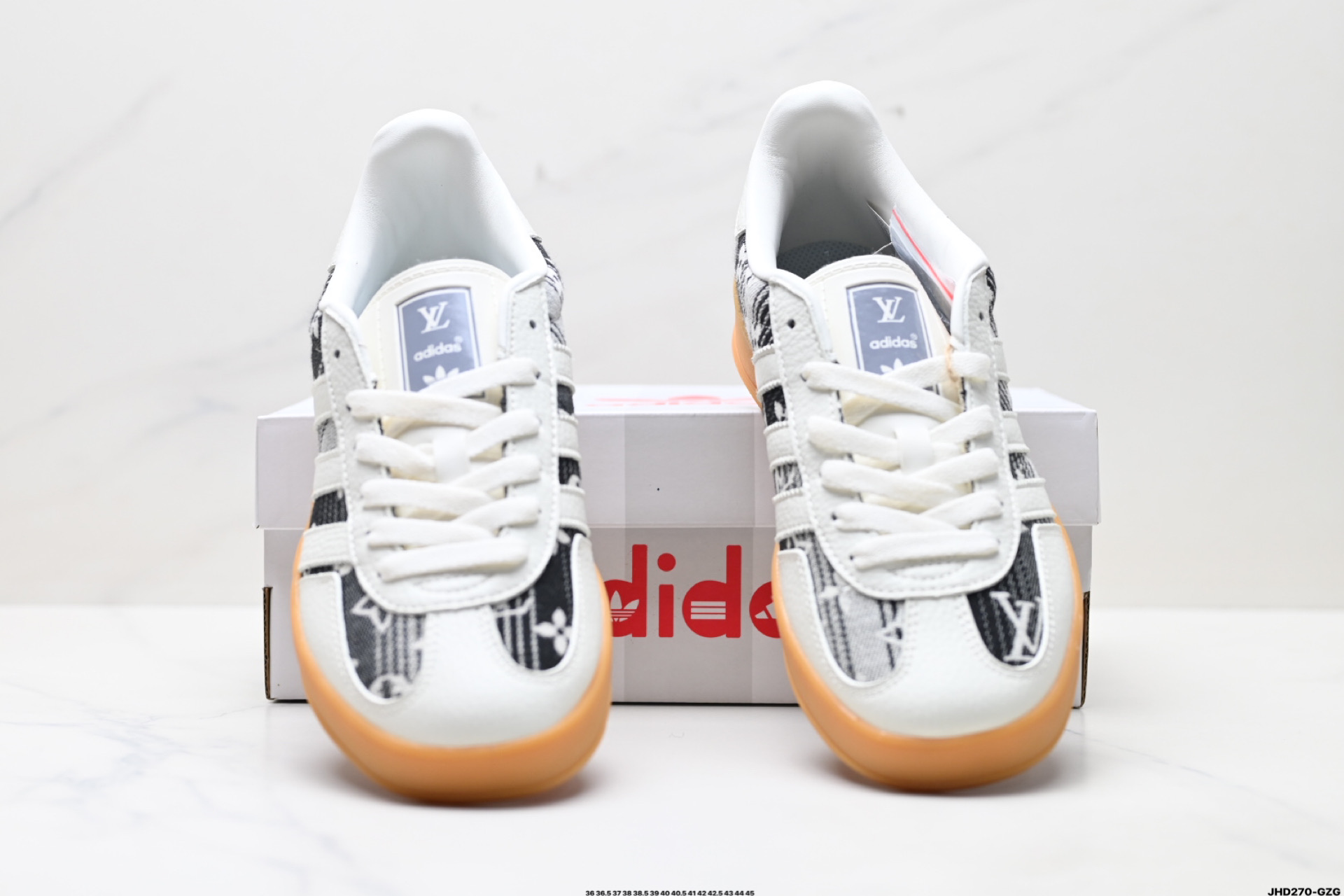 200 Adidas Originals Samba OG ‘DIY’桑巴舞系列 阿迪达斯 三叶草绅士德训足球风百搭低帮休闲运动板鞋 SC9207-730