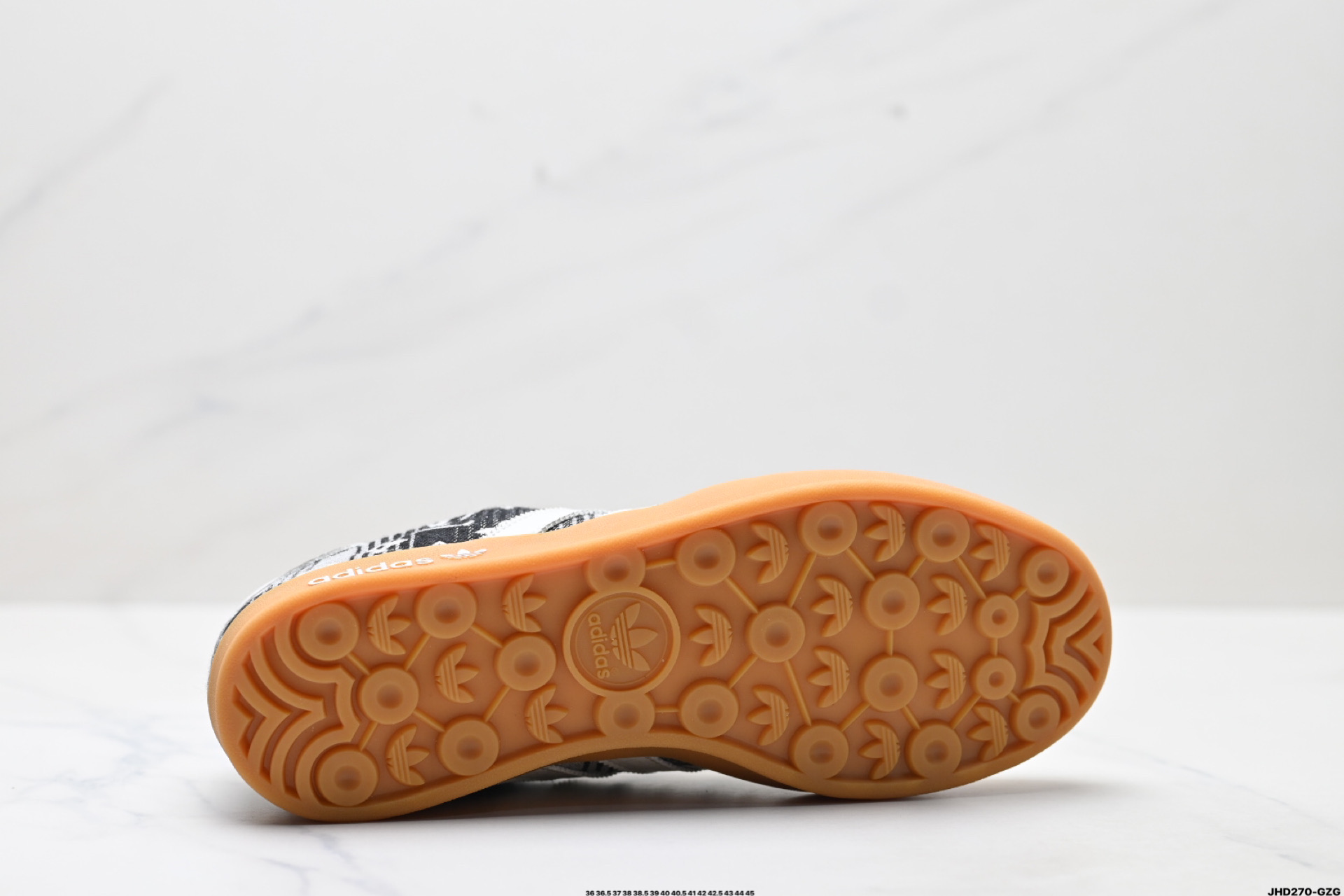 200 Adidas Originals Samba OG ‘DIY’桑巴舞系列 阿迪达斯 三叶草绅士德训足球风百搭低帮休闲运动板鞋 SC9207-730