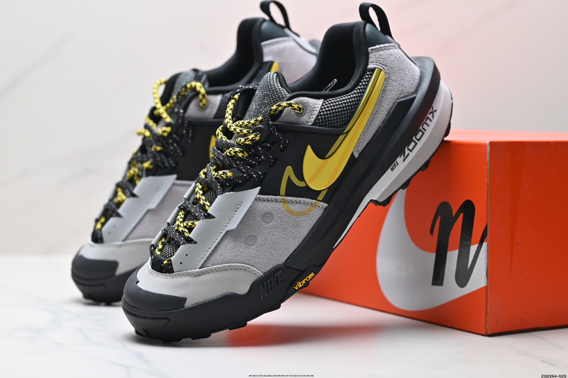 300 Sacai x Nike Zegamadome 联名鞋款 HQ8618-006