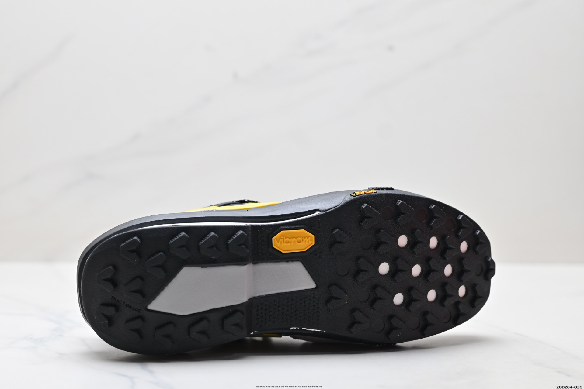 300 Sacai x Nike Zegamadome 联名鞋款 HQ8618-006