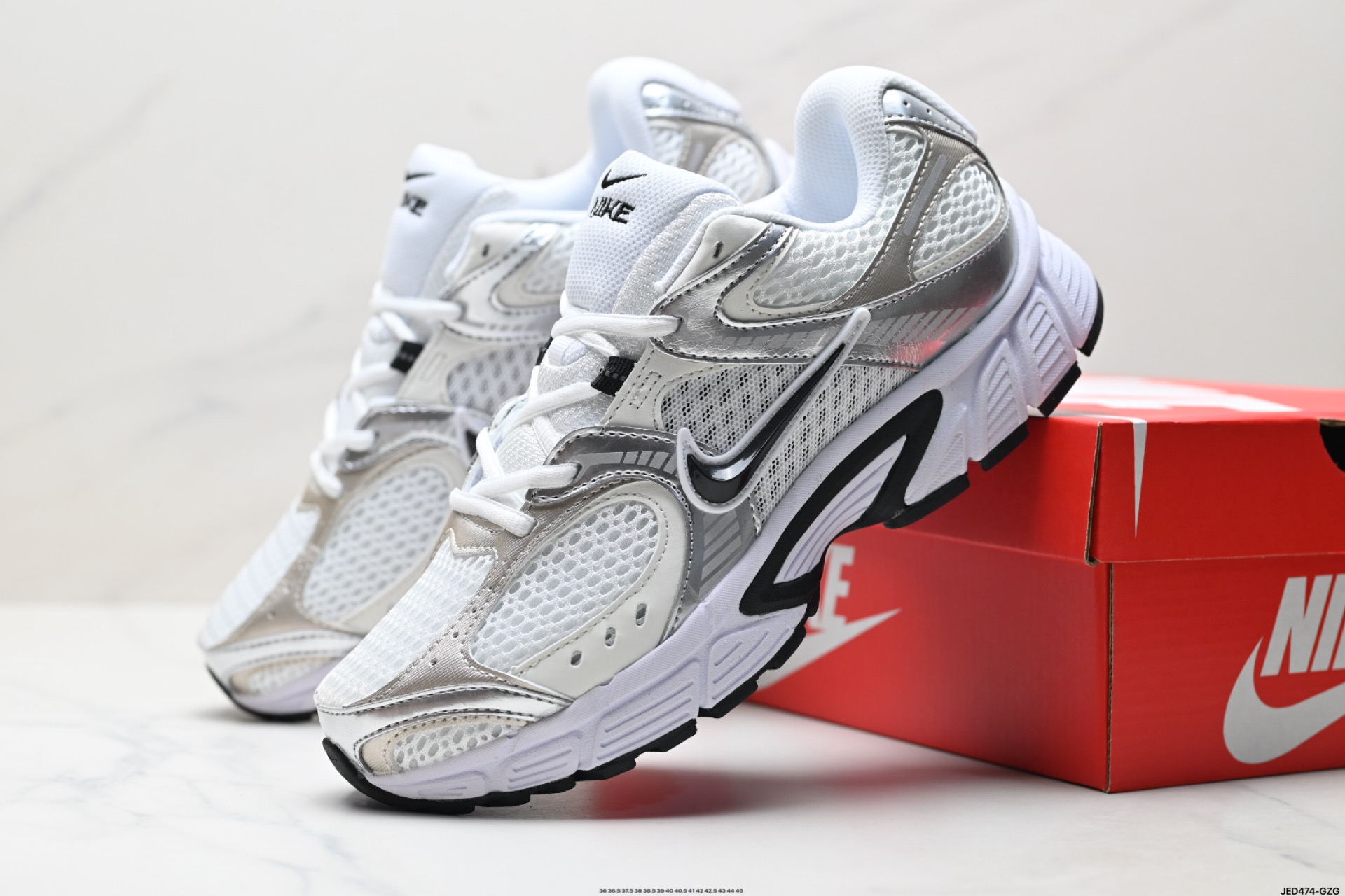 Nike V5 RNR Zapatillas Casuales de Bajo Perfil - Comodidad y Estilo Diario 9 i1750868532038 1088 0 7