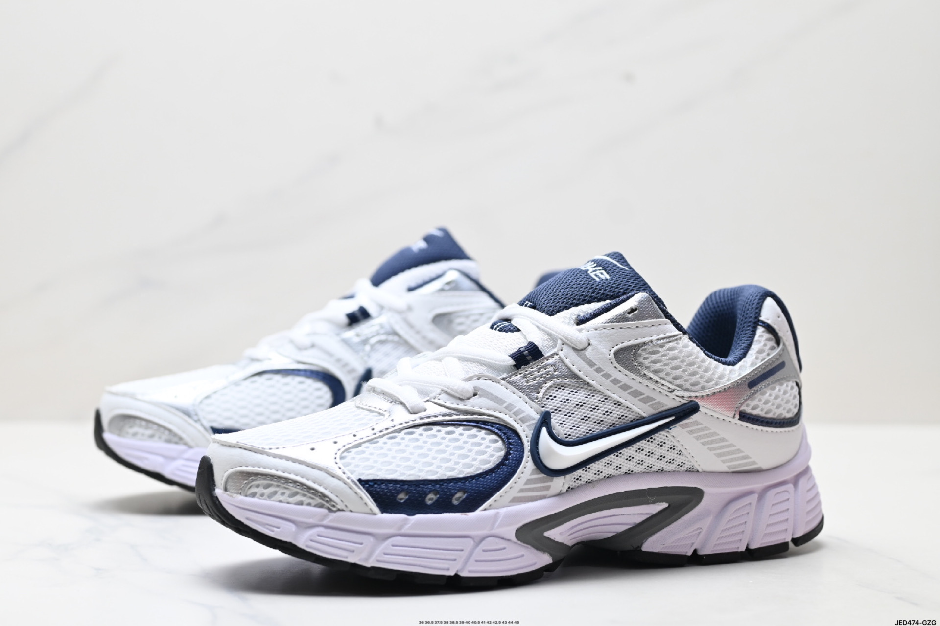 Nike V5 RNR: Comodidad, Estilo y Rendimiento en Cada Paso 5 i1750868604829 3275 0 3