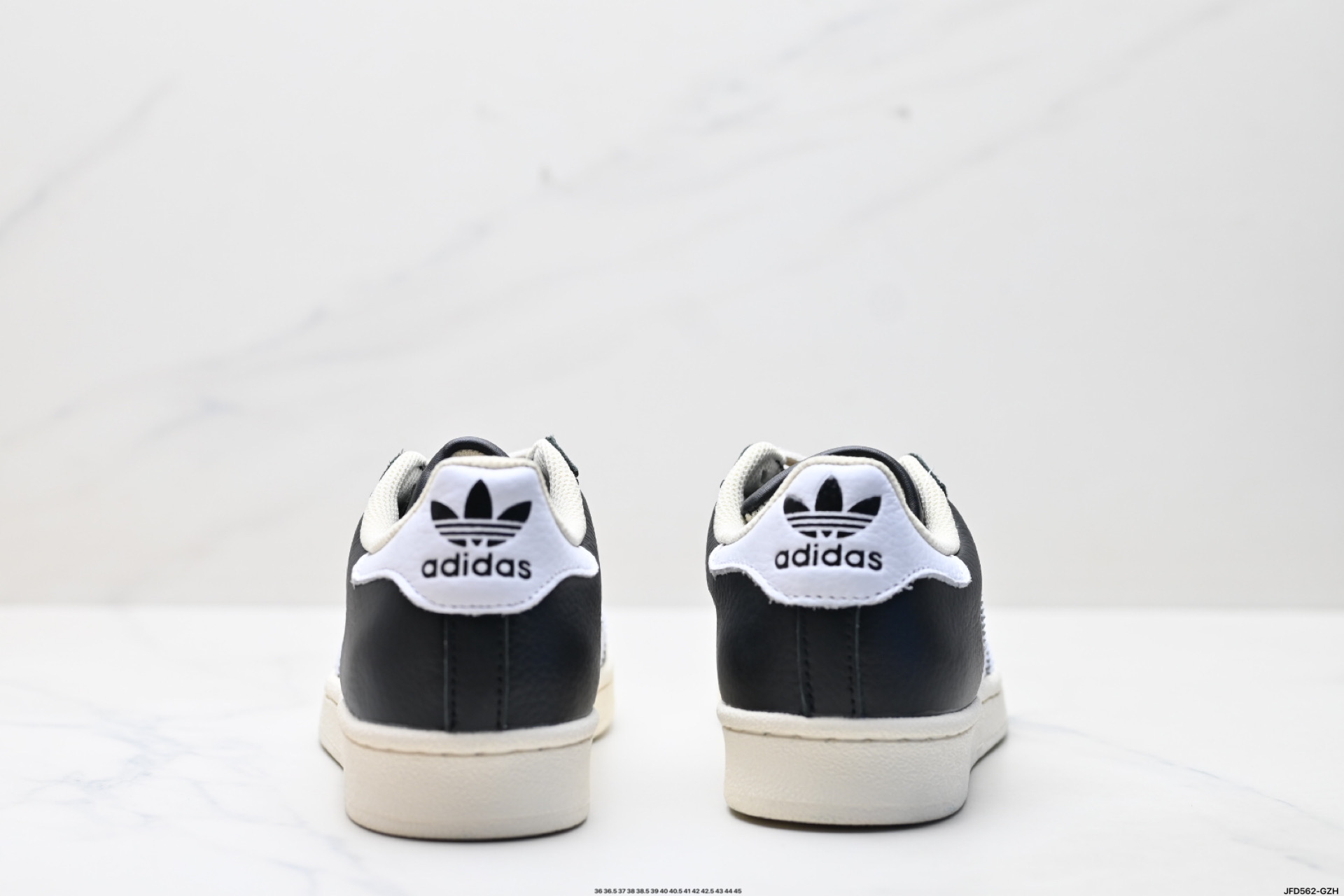 Adidas Originals Superstar: Clásico Atemporal para un Estilo Casual y Deportivo 7 i1750956079795 1945 0 5