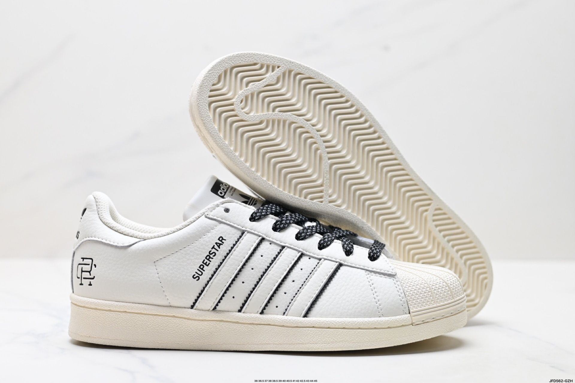 Adidas Originals Superstar: Clásicos Atemporales para un Estilo Versátil 6 i1750956219813 4187 0 4