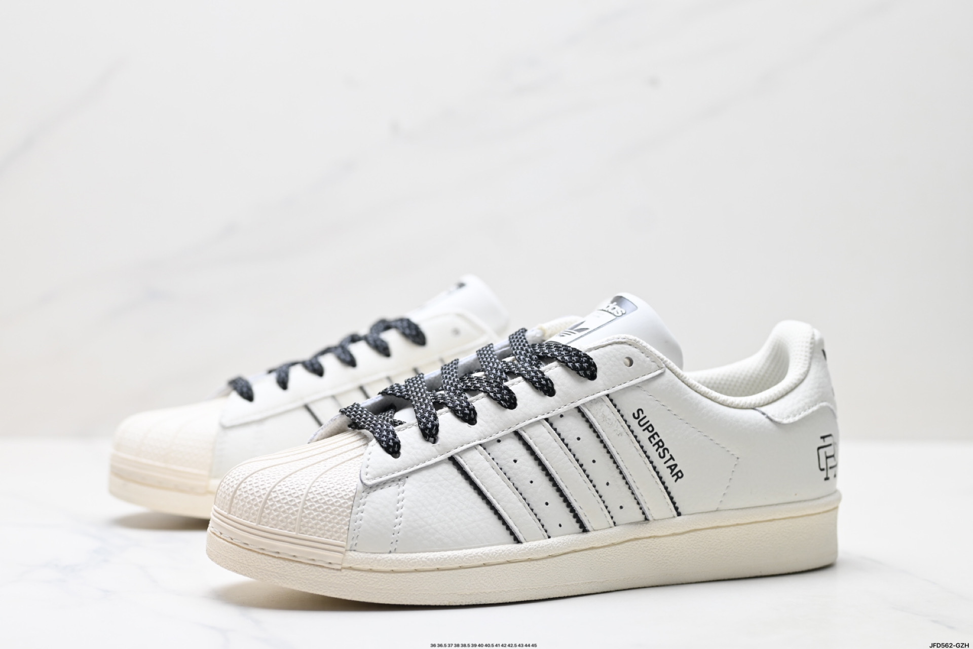 Adidas Originals Superstar: Clásicos Atemporales para un Estilo Versátil 5 i1750956220292 1398 0 3