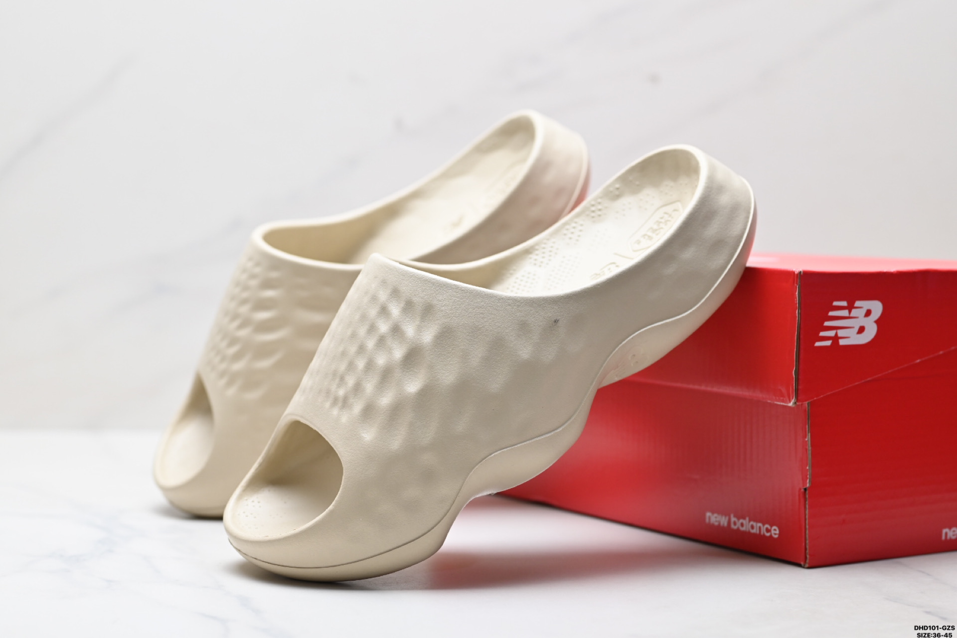 90 New Balance NB HUP Comfort Slides NB新款 新百伦 HUP系列时尚一字拖鞋 SUFHUPS3