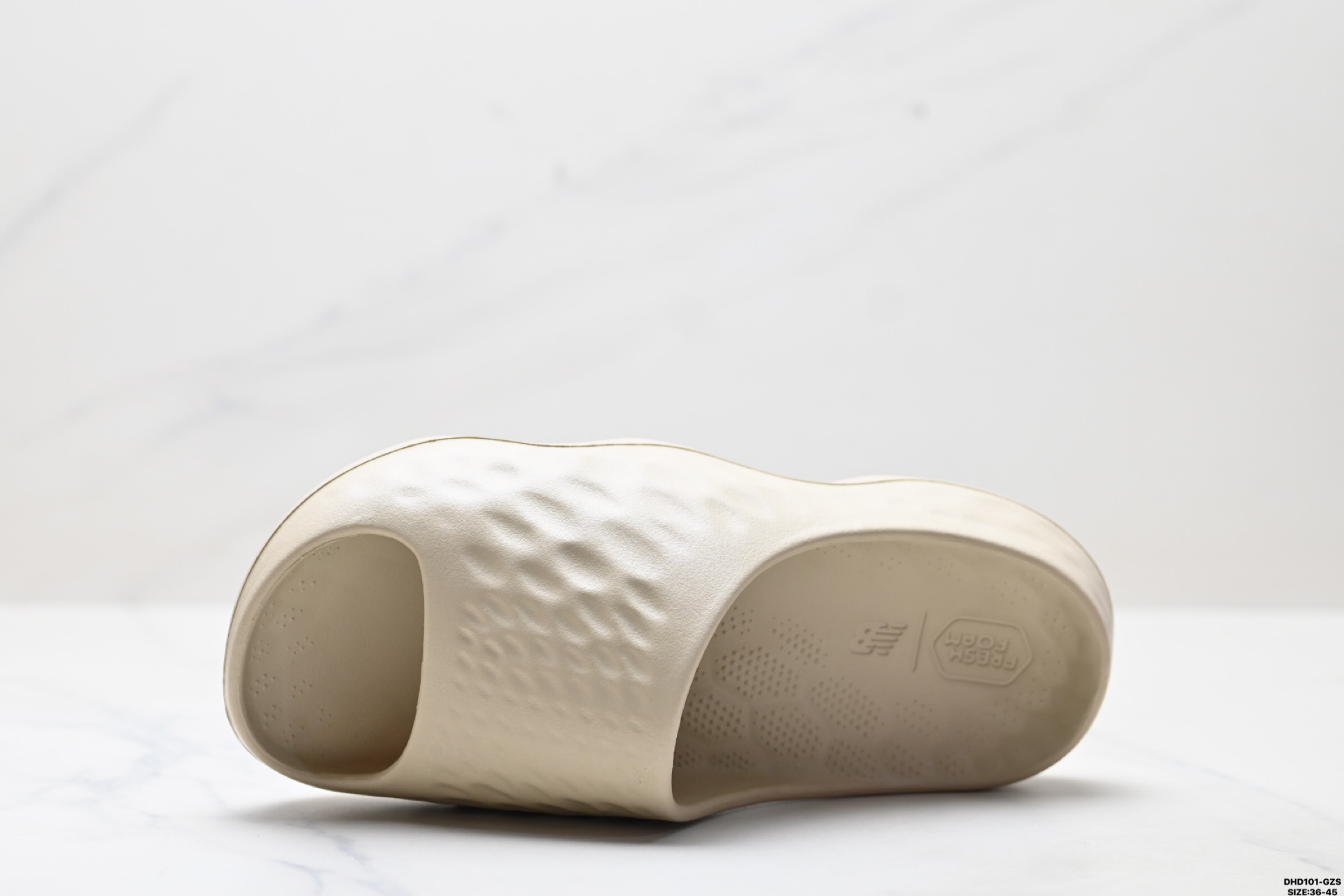 90 New Balance NB HUP Comfort Slides NB新款 新百伦 HUP系列时尚一字拖鞋 SUFHUPS3