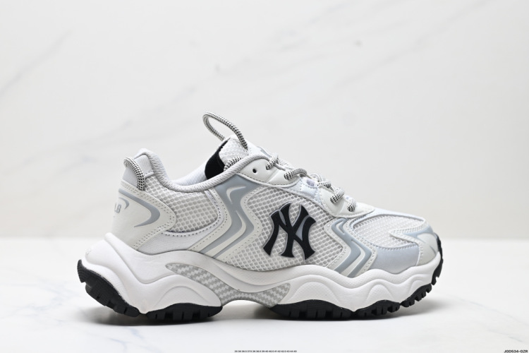 MLB Cargo Chunky New York Yankees Sneakers - Stylish, Comfortable, and Durable 1 MLB Cargo Chunky New York Yankees Sneakers – Stylish, Comfortable, and Durable