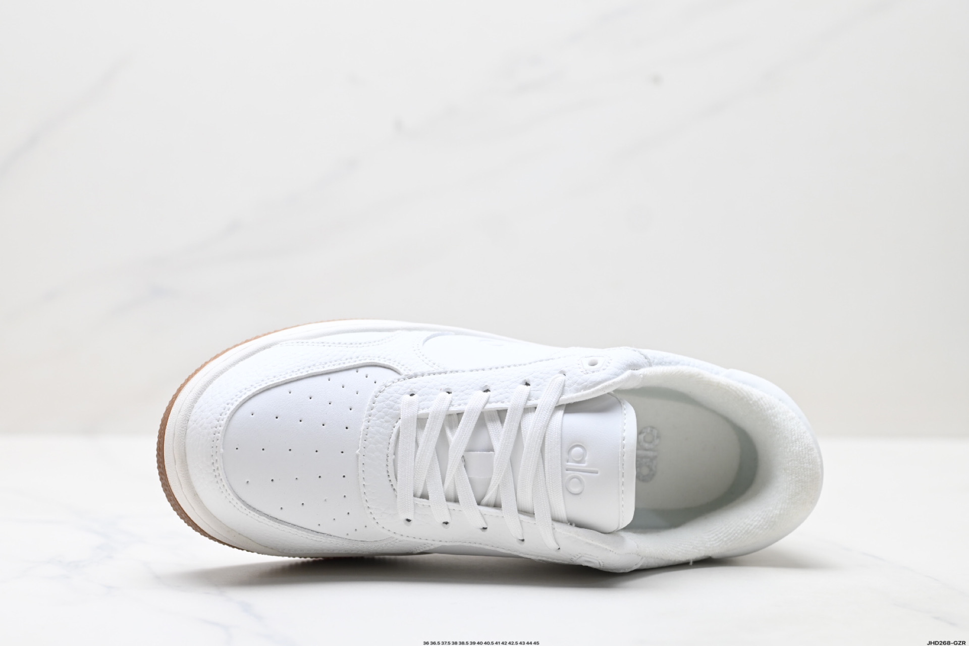 Alo Yoga Recovery Mode Zapatillas Blancas de Cuero para Mujer - Comodidad y Estilo 3 i1751129811697 6689 0 1