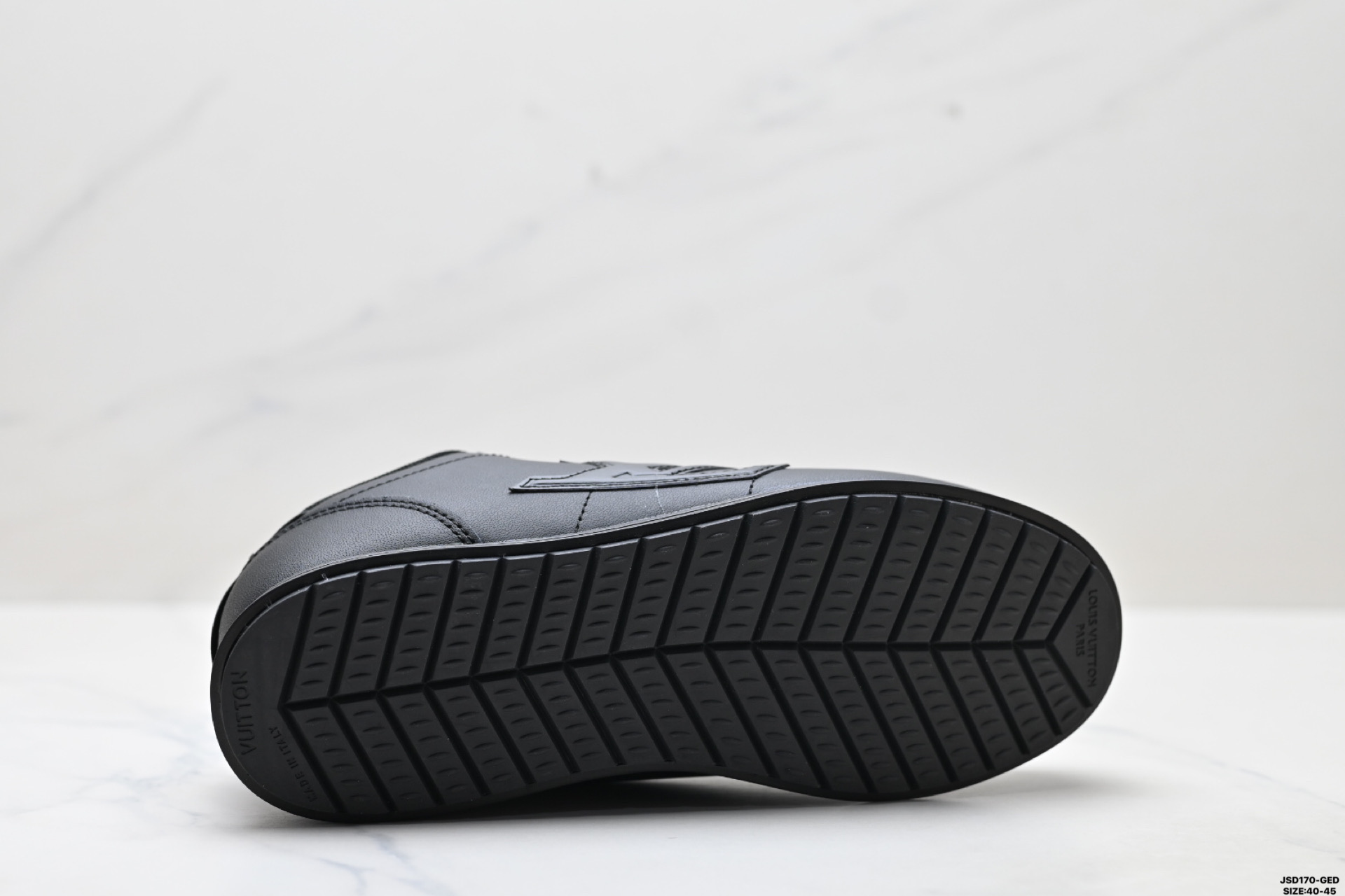 210 LOUIS VUITTON x Nigo 联名款 Buttersoft FW25 圆头系带 低帮 生活休闲鞋