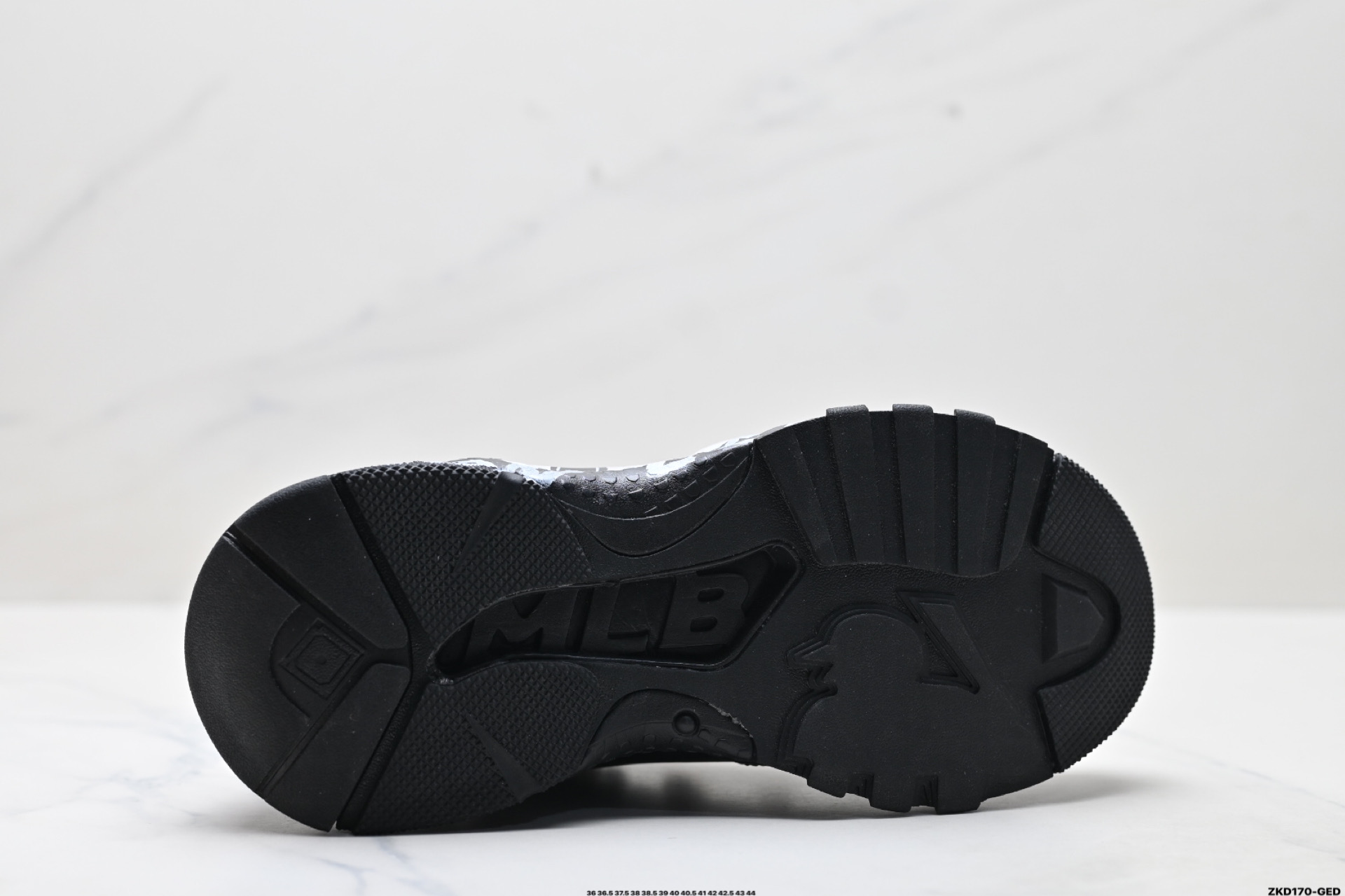 280 MLB BIGBALL CHUNKY PIXEL ‘DIY定制’ 简约时尚 百搭 包裹性保暖防滑防水减震 低帮 板鞋 32SHC101N