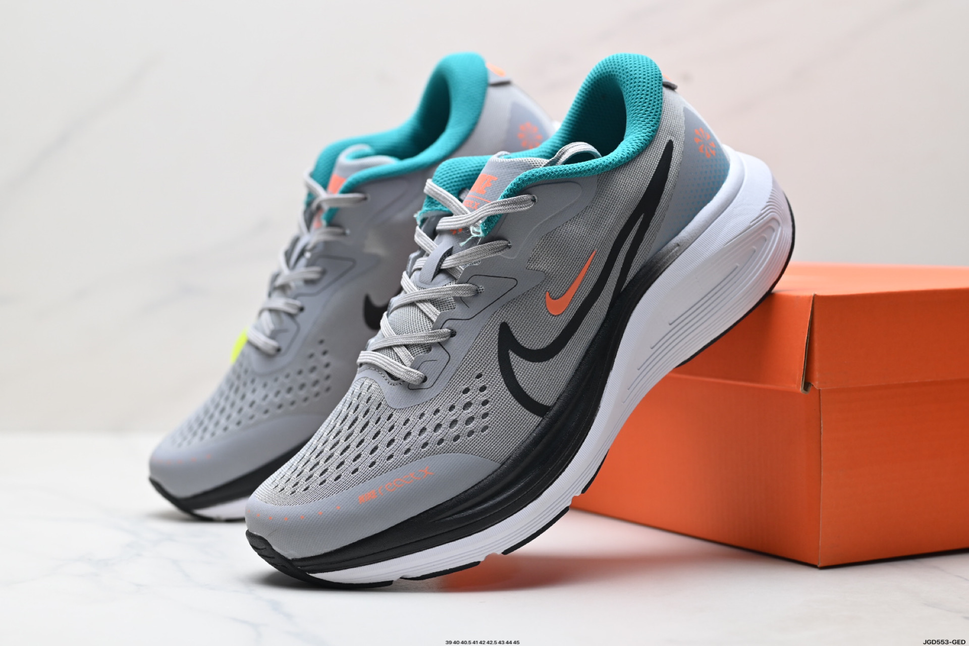 190 耐克NIKE AIR ALPHAZOOM网面透气跑步鞋 FD2722-012