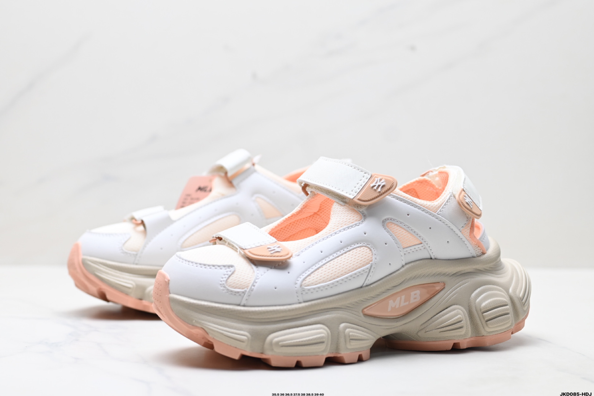 170 MLB Winner Chunky Mask 百搭舒适休闲潮流运动厚底增高防滑耐磨 低帮凉鞋 3ASDW0153