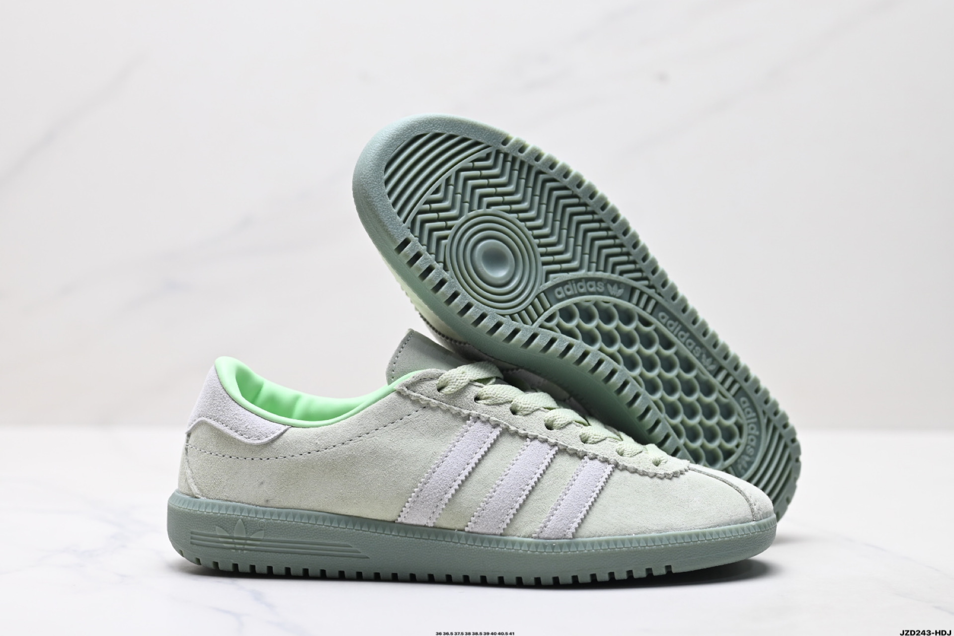 150 Adidas Originals Bermuda Brmd 时尚复古 耐磨轻便 低帮板鞋 JS0256