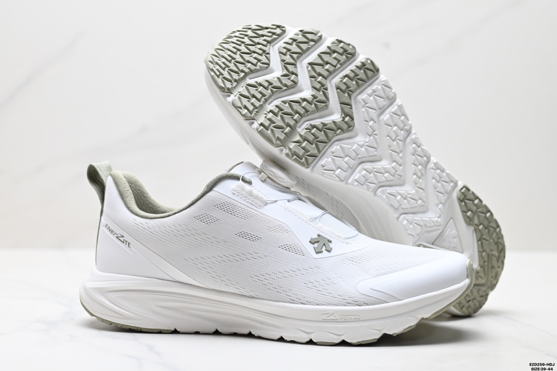 380 纯原迪桑特DESCENTE ENERZITE LAVITATE 3.0 KNIT 时尚防滑 低帮跑步鞋 D5231RRN07