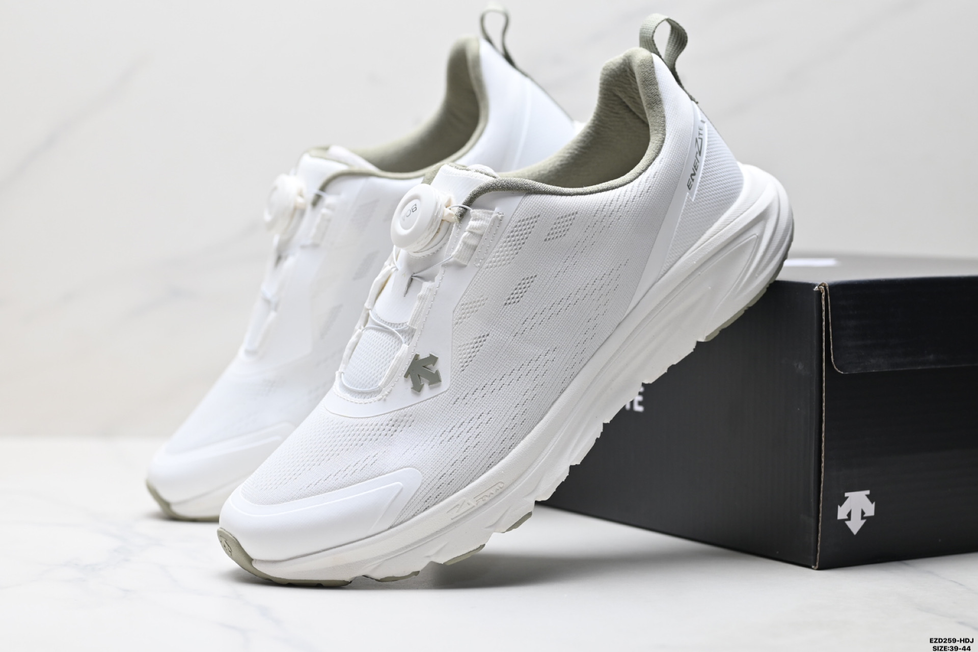 380 纯原迪桑特DESCENTE ENERZITE LAVITATE 3.0 KNIT 时尚防滑 低帮跑步鞋 D5231RRN07