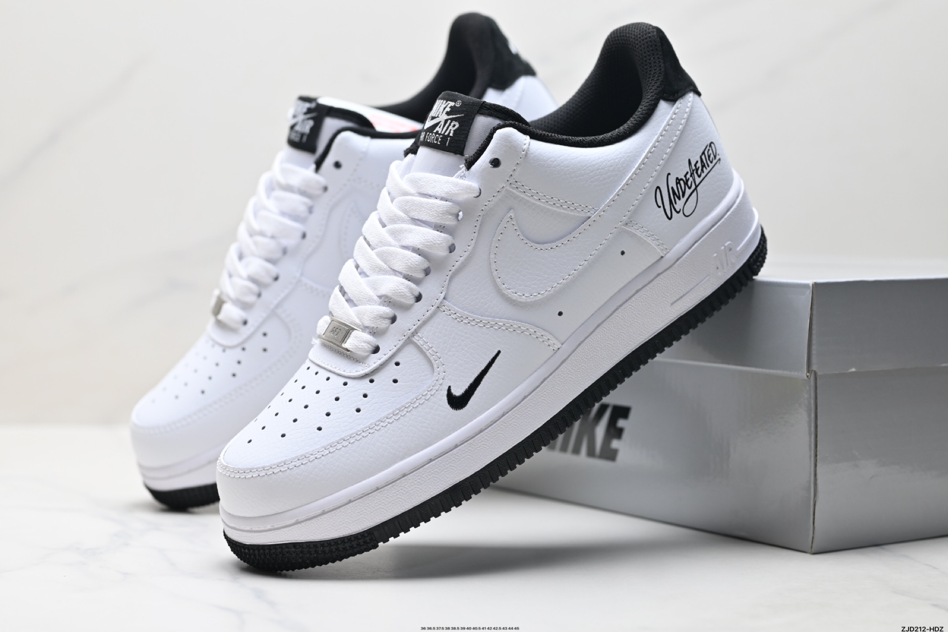 250 NIKE AIR FORCE 1‘07 ZH0316-102