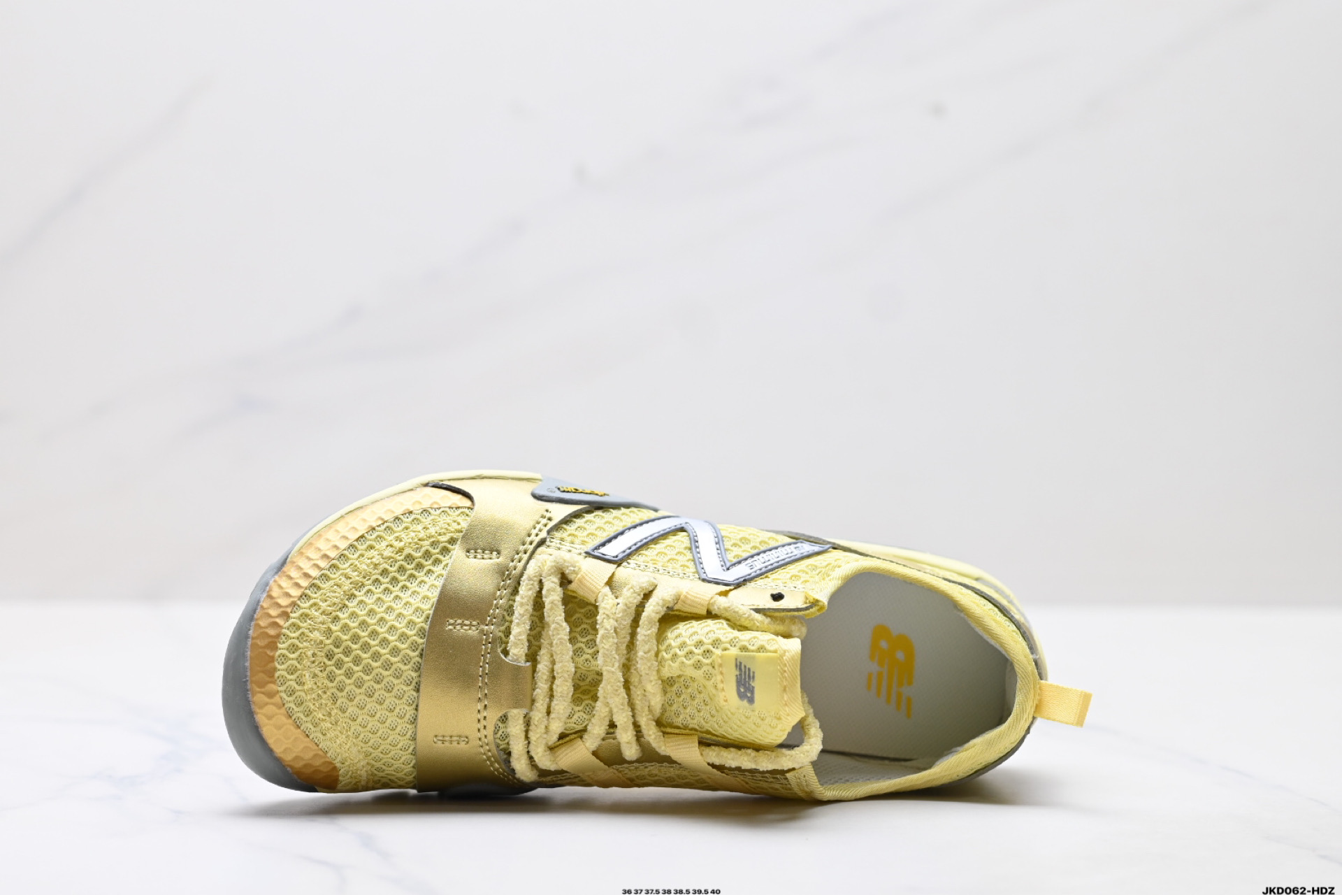 170 New Balance MT10系列 新百伦 薄底赤足鞋 防滑耐磨平衡轻便 低帮休闲城市通勤跑步鞋 MT10OMB