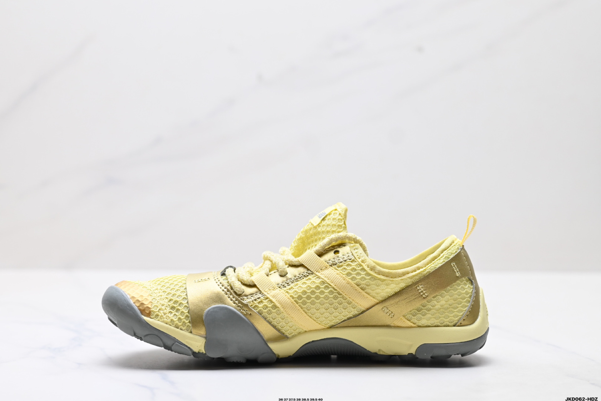 170 New Balance MT10系列 新百伦 薄底赤足鞋 防滑耐磨平衡轻便 低帮休闲城市通勤跑步鞋 MT10OMB