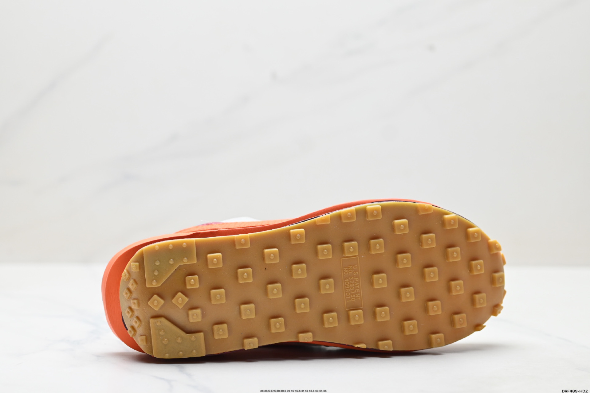 💰150
真标✅NIKE LDWAFFLE / SF华夫1代
解构高端跑鞋 联名设计
双钩双鞋舌设计 遵循原版
官方货号:DH2684-400
尺码:36 36.5 37.5 38 38.5 39 40 40.5 41 42 42.5 43 44 45
ID:DRF489-HDZ