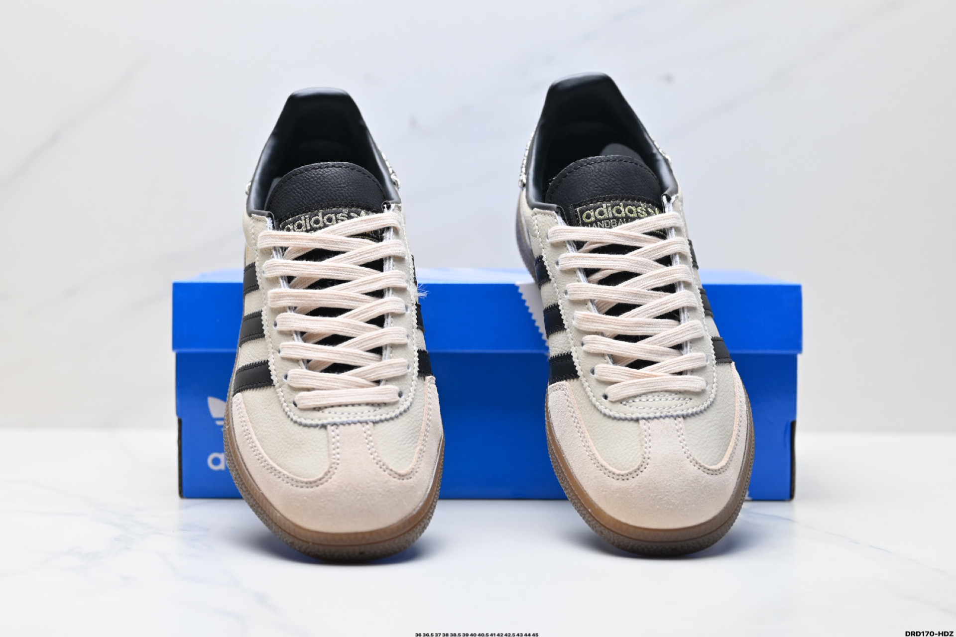 Adidas Handball Spezial: Zapatillas Retro para un Estilo Clásico y Confortable 8 i1751388809644 2499 0 6
