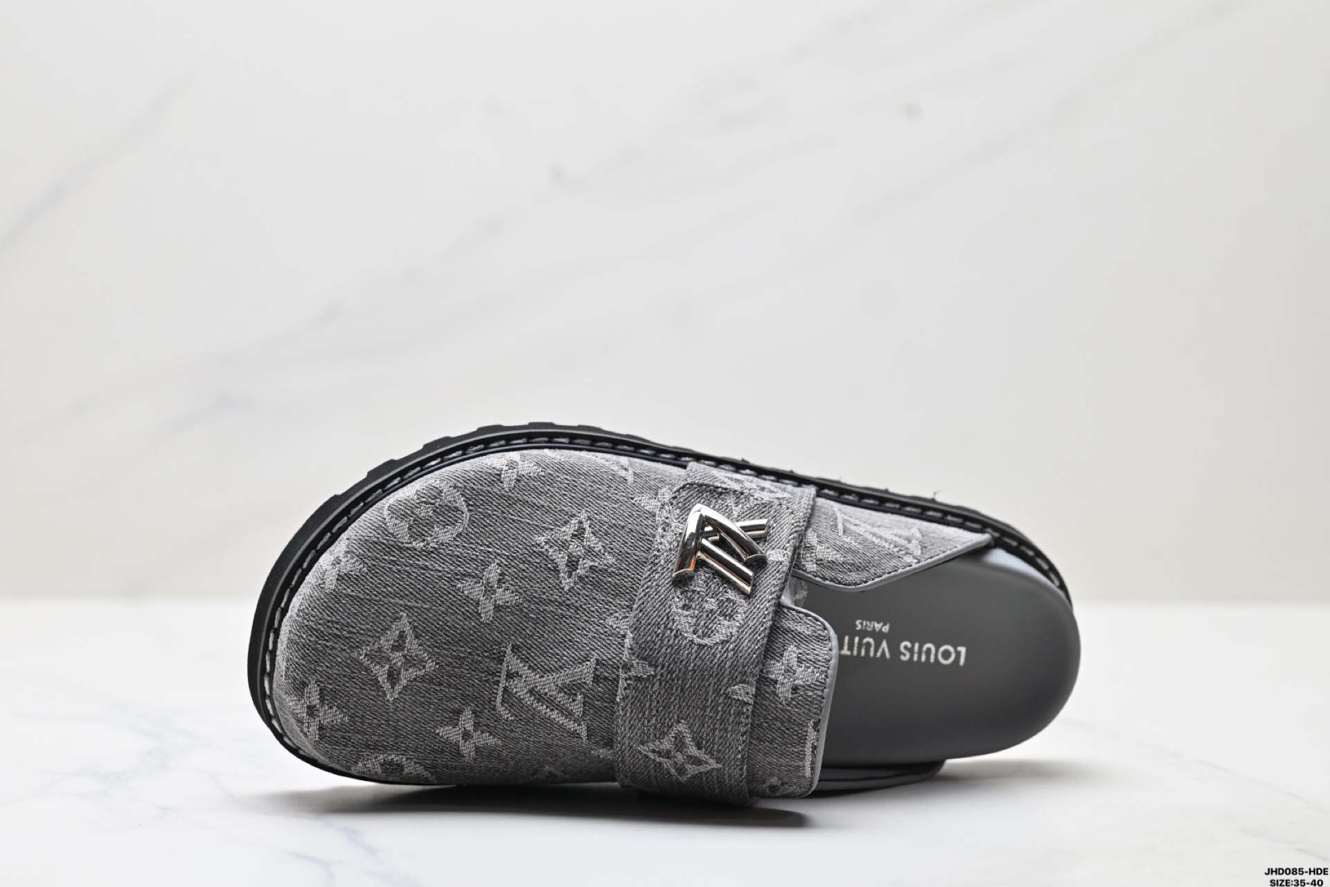 200 LOUIS VUITTON Cosy comfort 牛仔布 平底圆头 路易威登 穆勒鞋 防滑包头拖鞋