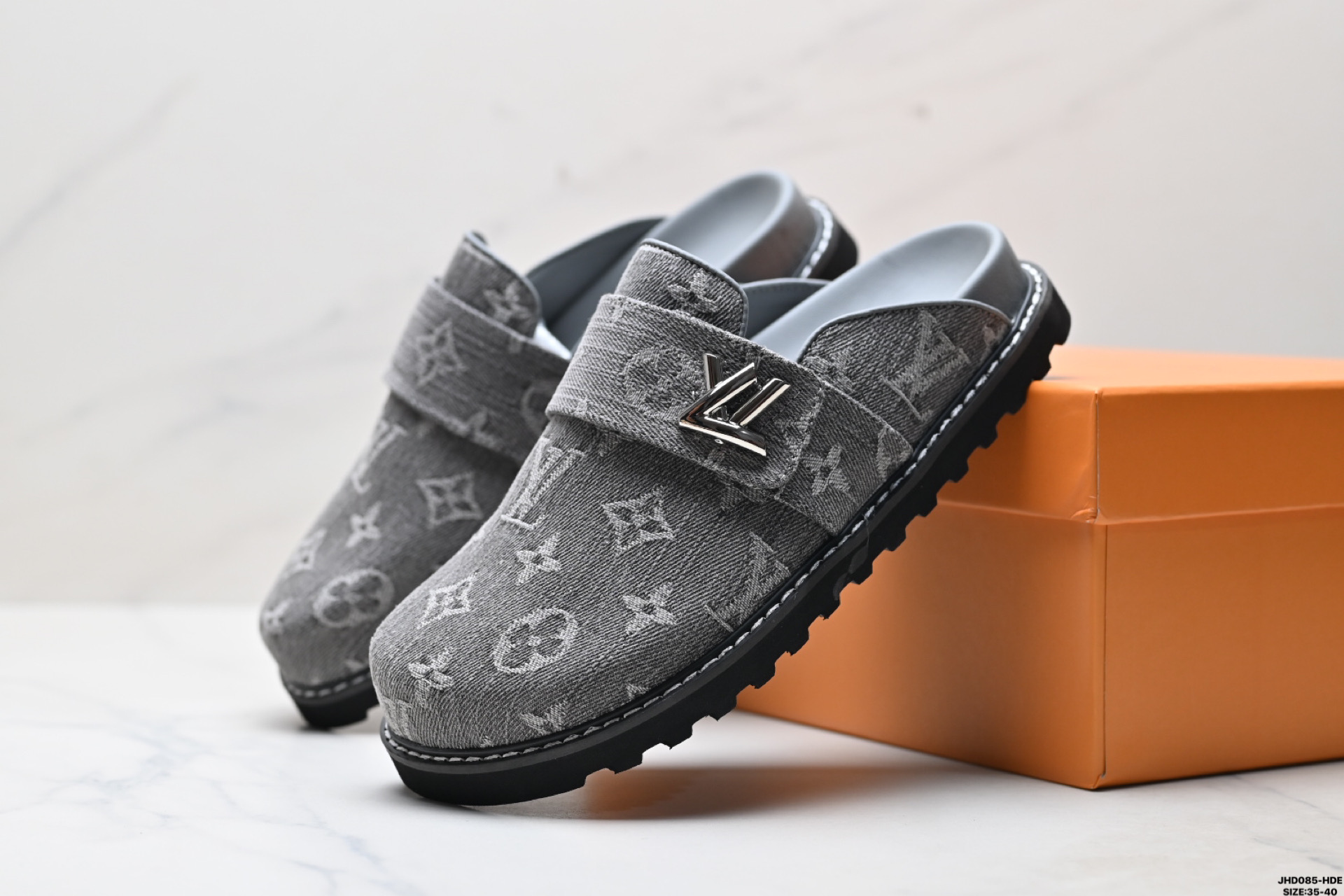 200 LOUIS VUITTON Cosy comfort 牛仔布 平底圆头 路易威登 穆勒鞋 防滑包头拖鞋