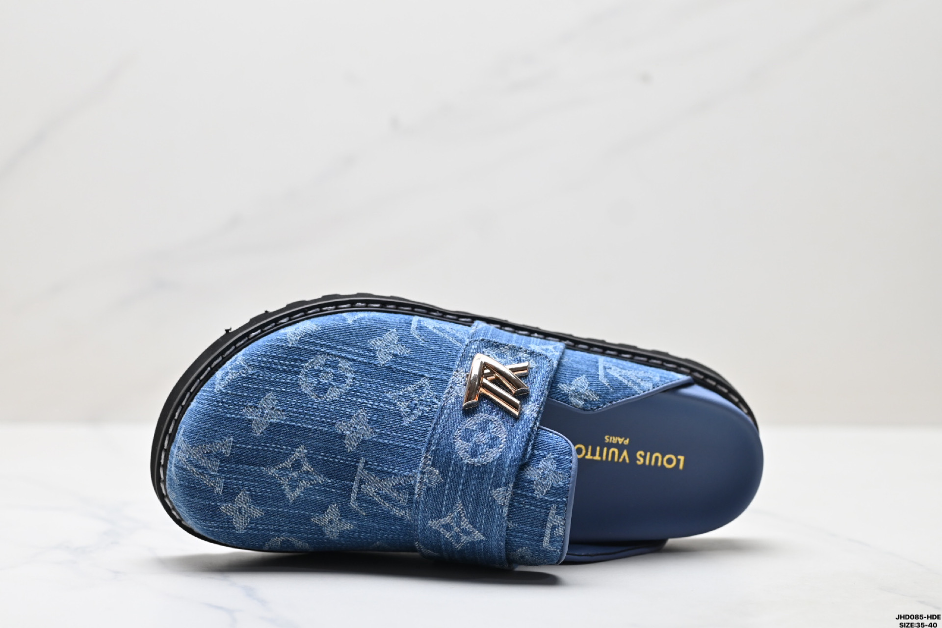 200 LOUIS VUITTON Cosy comfort 牛仔布 平底圆头 路易威登 穆勒鞋 防滑包头拖鞋