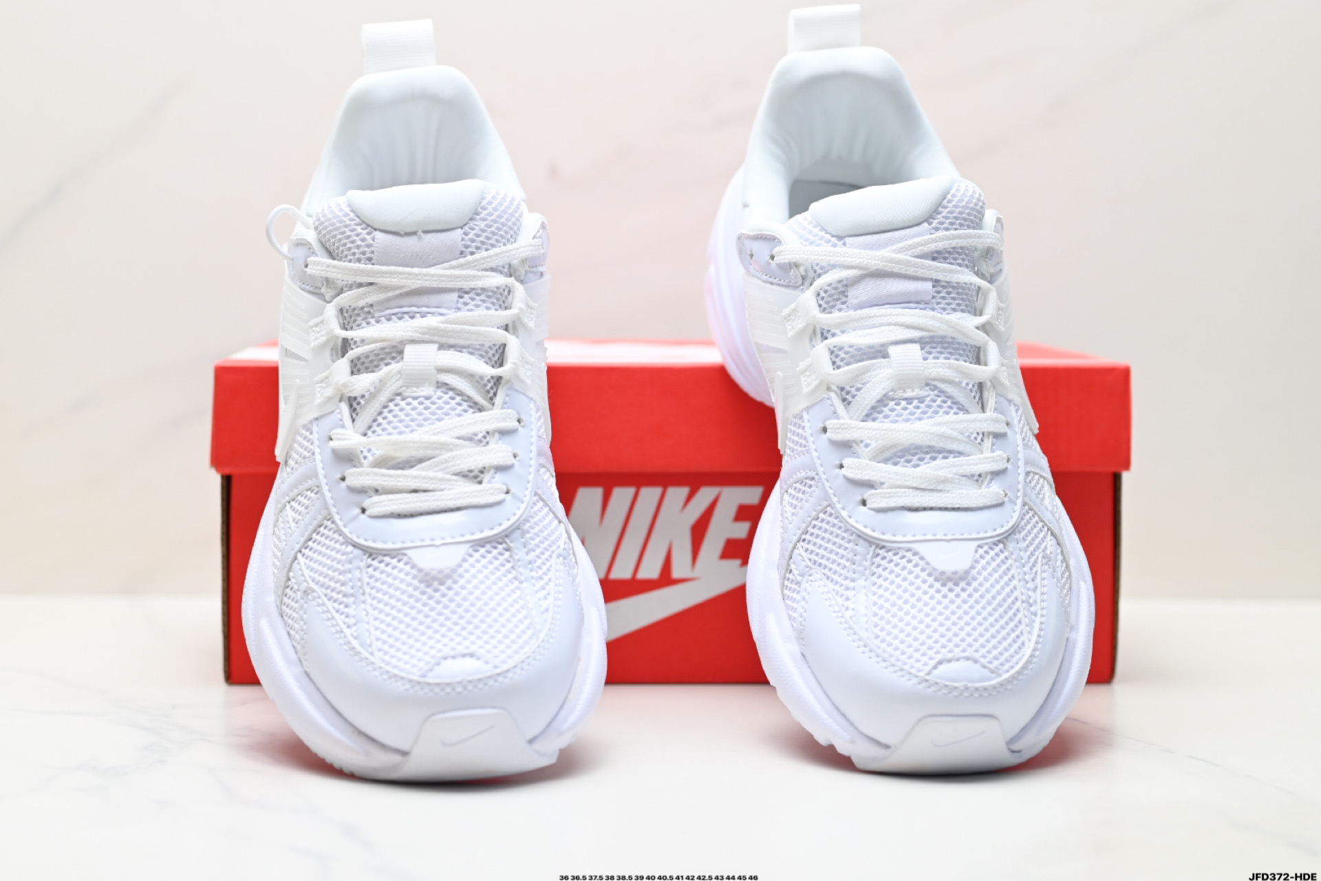 180 耐克NIKE V2K RUN跑步鞋复古风潮 网面透气运动鞋 FD0736-113